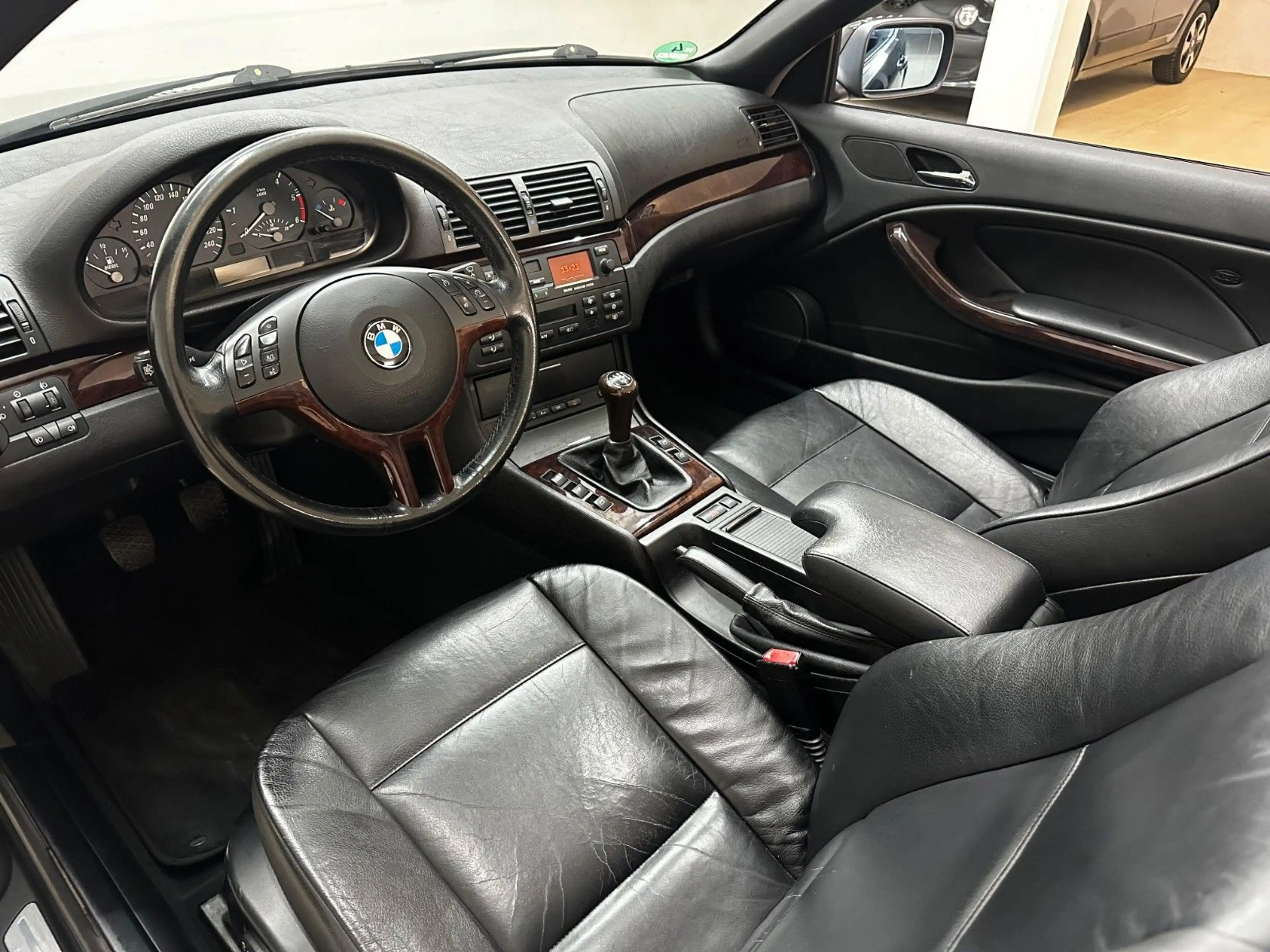 BMW 320 cd Cabrio  *NAVI *SHZ *TEMPO *8FACH *LEDER — photo 12