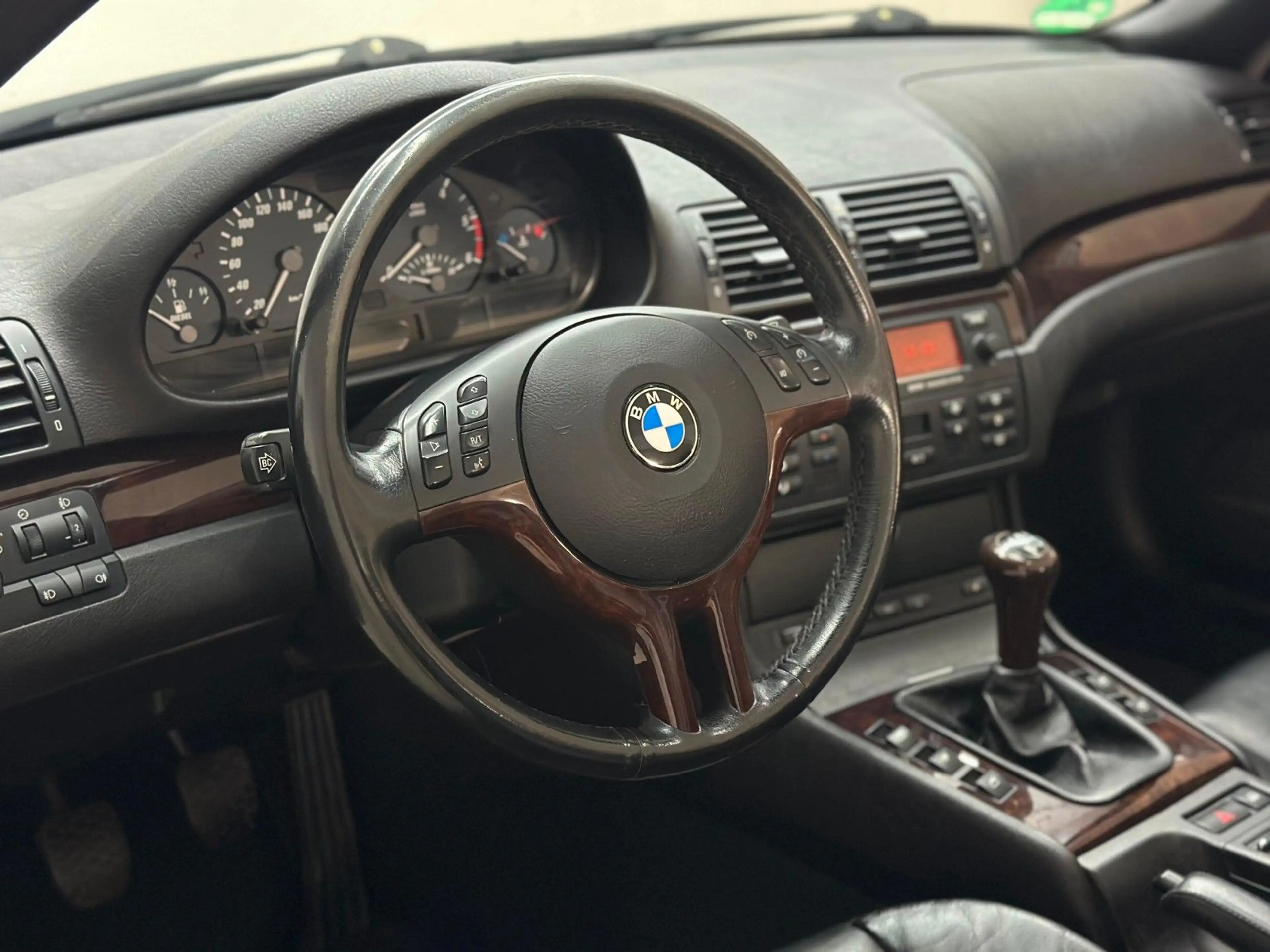 BMW 320 cd Cabrio  *NAVI *SHZ *TEMPO *8FACH *LEDER — photo 13