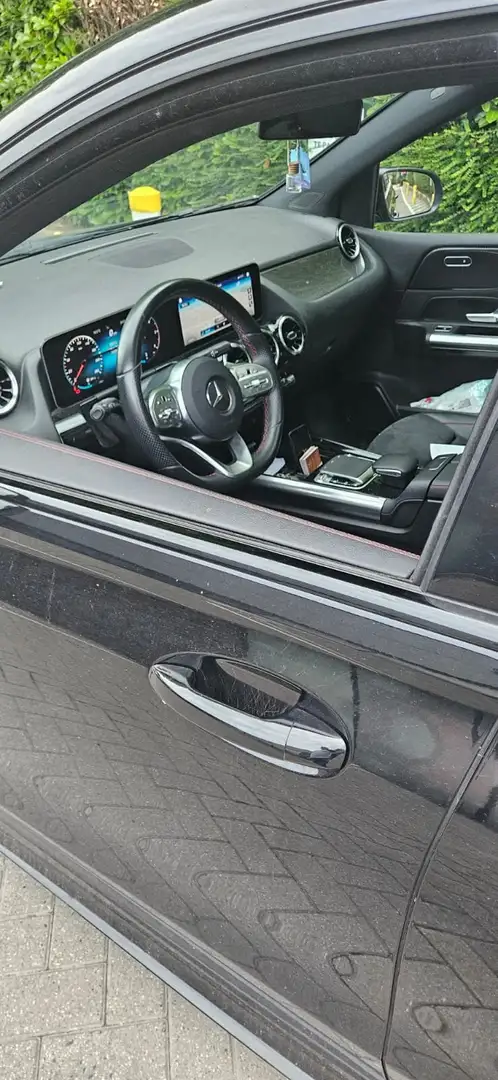 Mercedes-Benz B 180 B 180 d Launch Edition Noir - 2