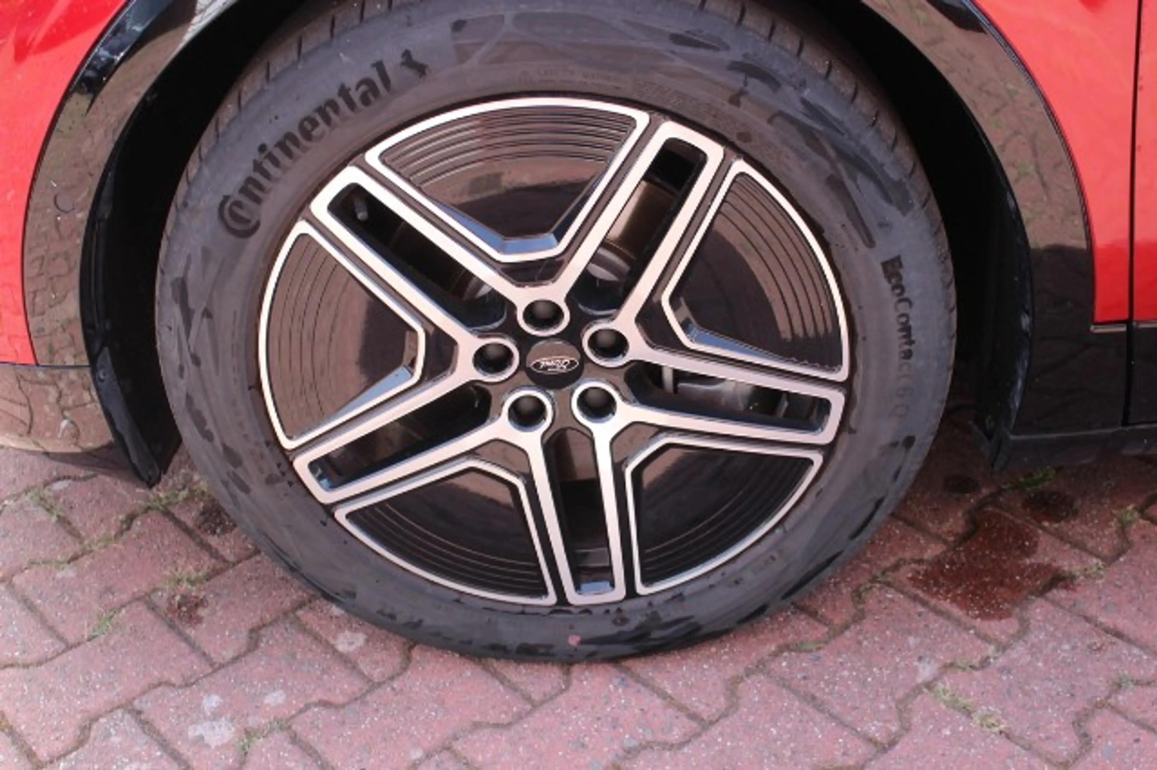 Ford Capri Premium AWD Wärmep. / PANO / B&O / FGS 5 J. — photo 6