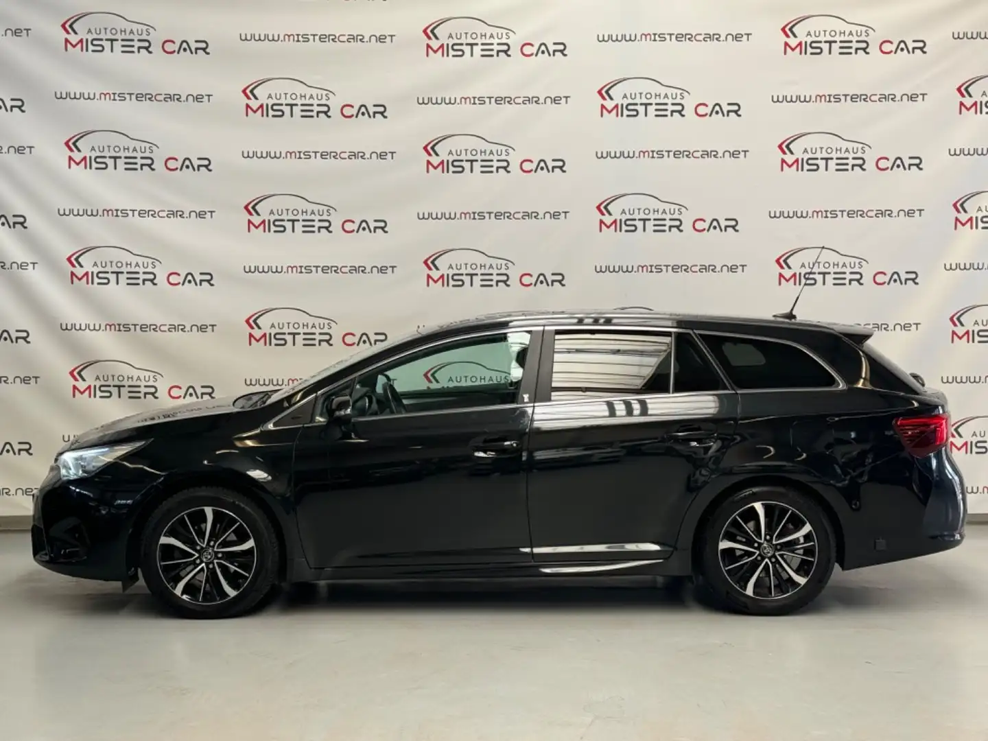 Toyota Avensis Touring Sports Team D LPG GAS/Navi/AHK Noir - 2