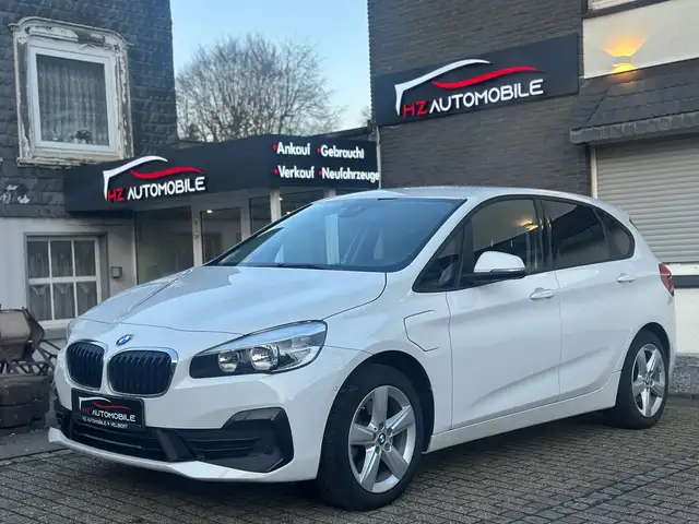 BMW 225 xe Advantage*ACC*SPUR*NAVI*SHZ