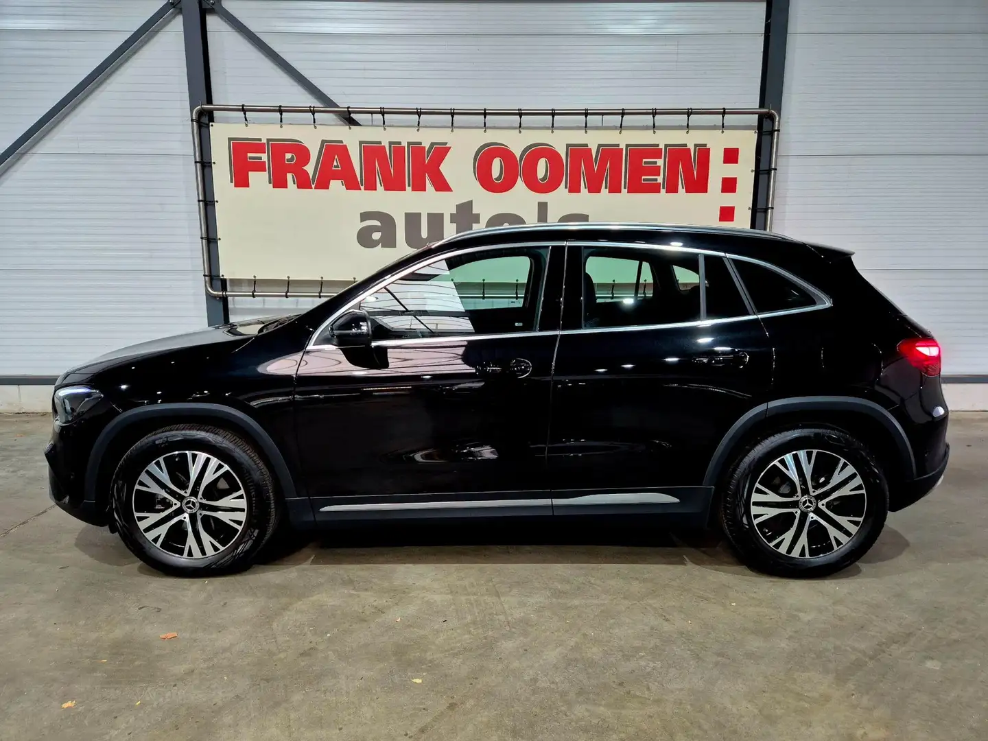 Mercedes-Benz GLA 200 163PK Luxury Line + LED|Navi|Digital Cockit|DAB|La Noir - 2