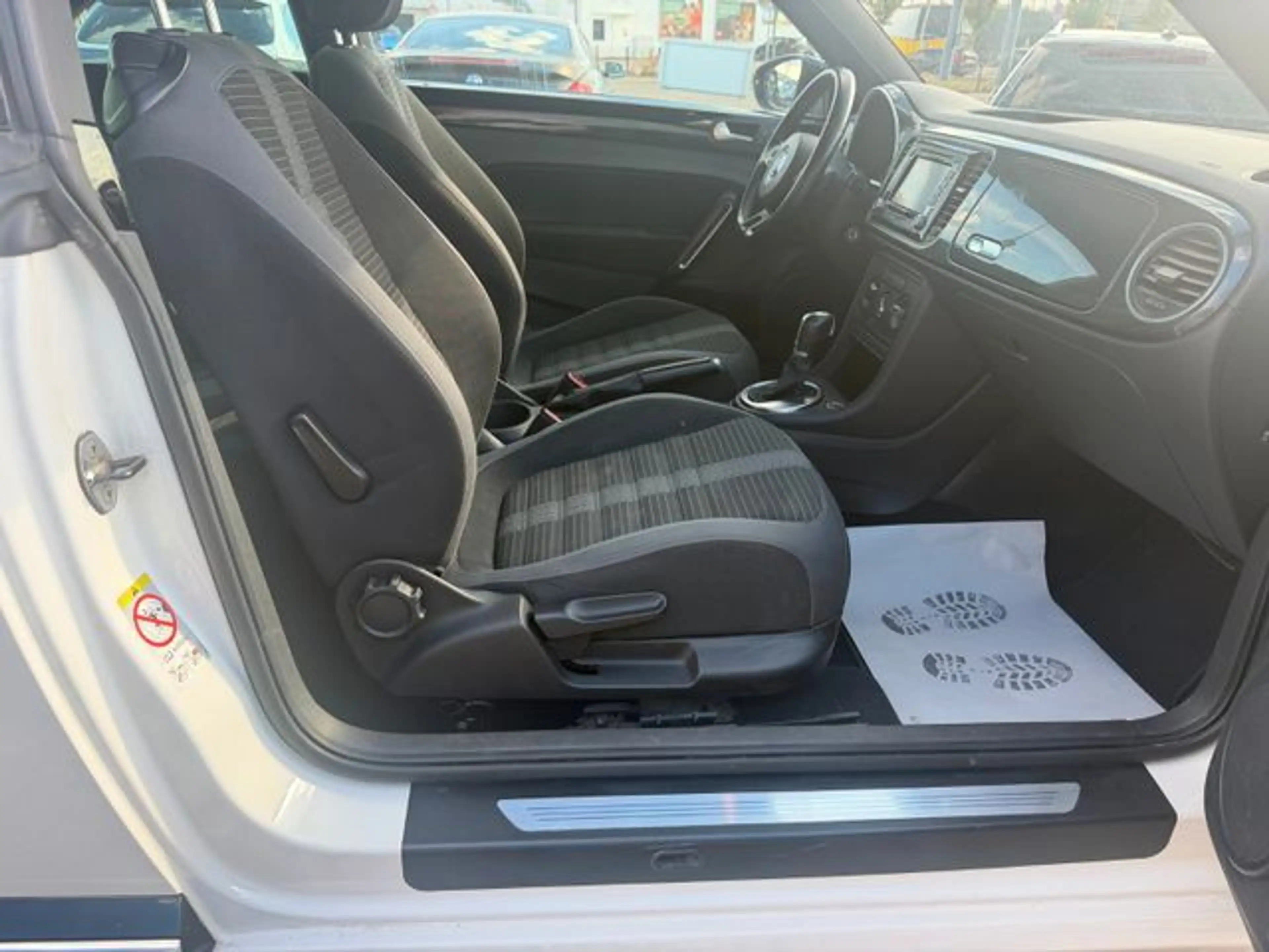 Volkswagen Beetle Lim. Sport — photo 11