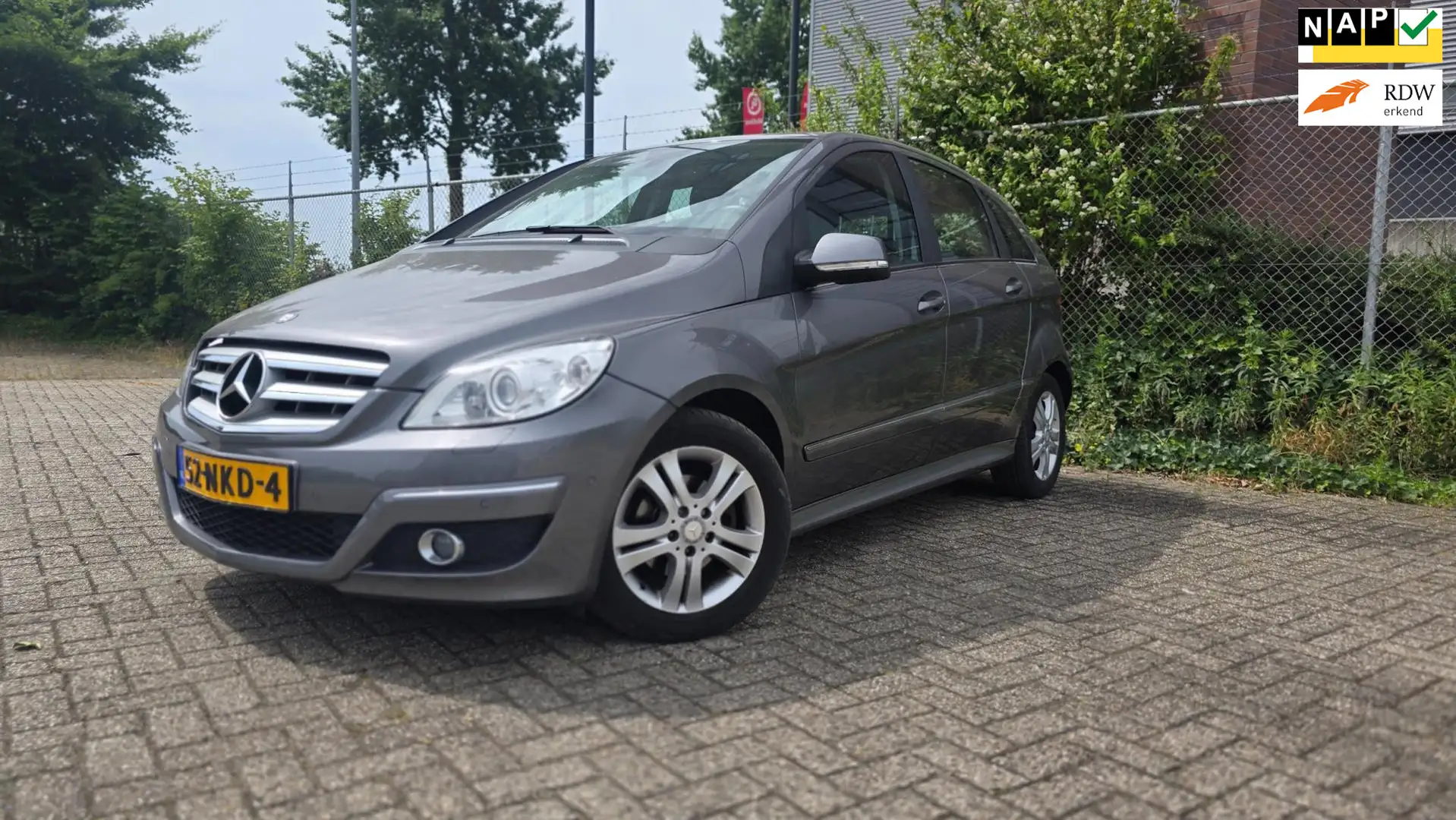 Mercedes-Benz B 180 Business Class Сірий - 1