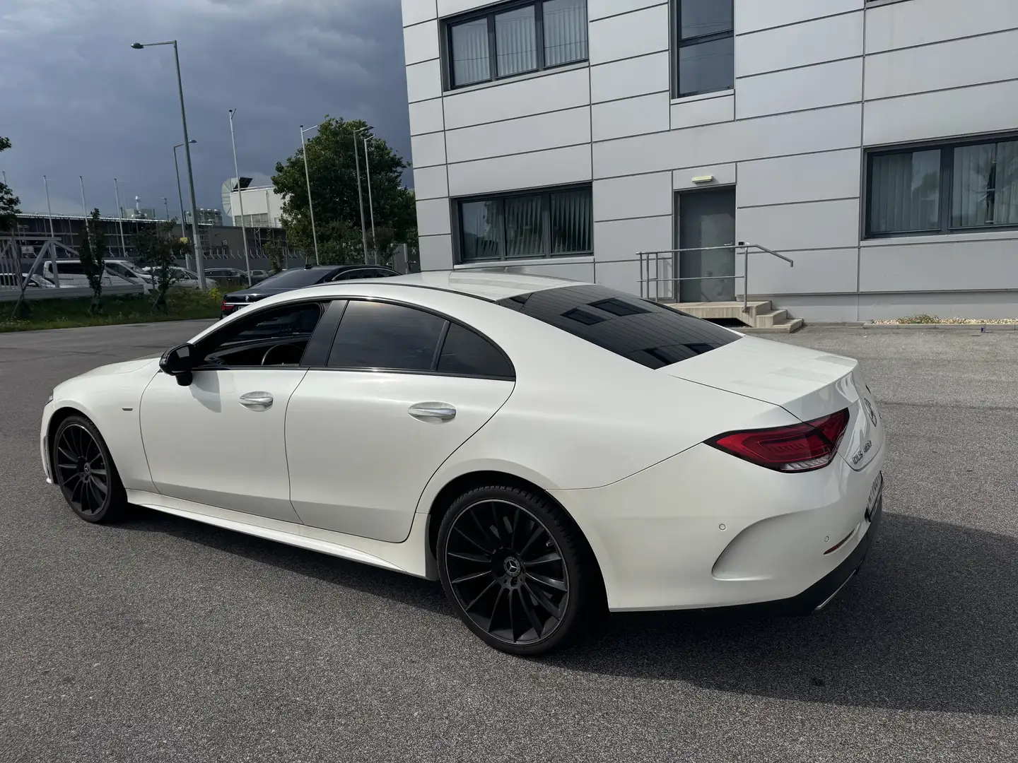 Mercedes-Benz CLS 450 4MATIC Aut. Voll Ausstattung AMG Paket Weiß - 2