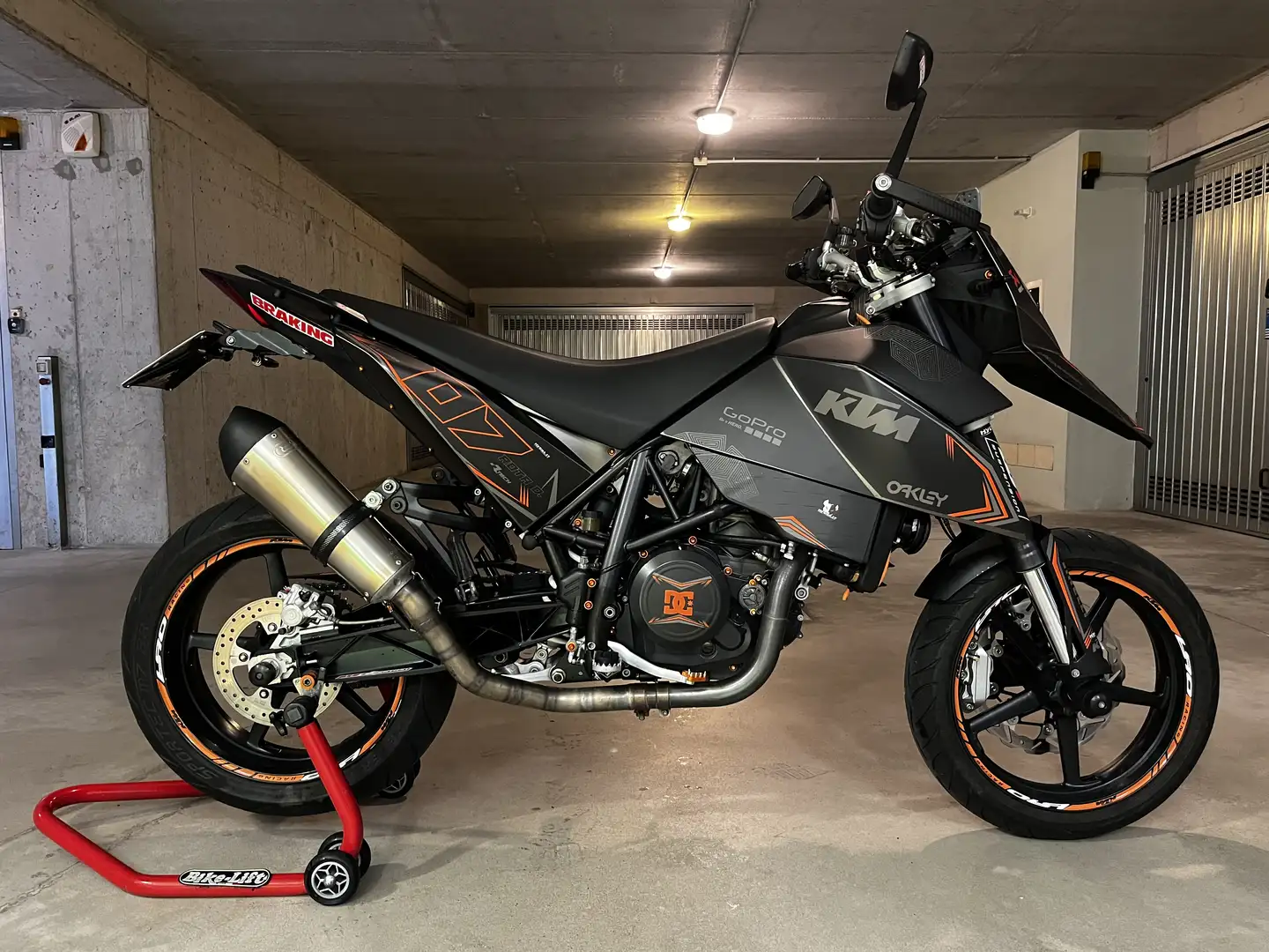 KTM 690 Supermoto Prestige Zwart - 1