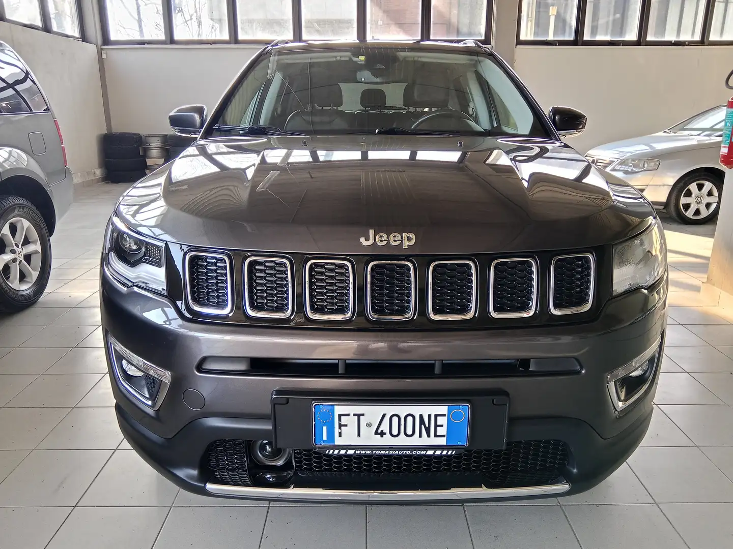 Jeep Compass 1.4 m-air Limited 4wd 170cv auto my19 Grijs - 2
