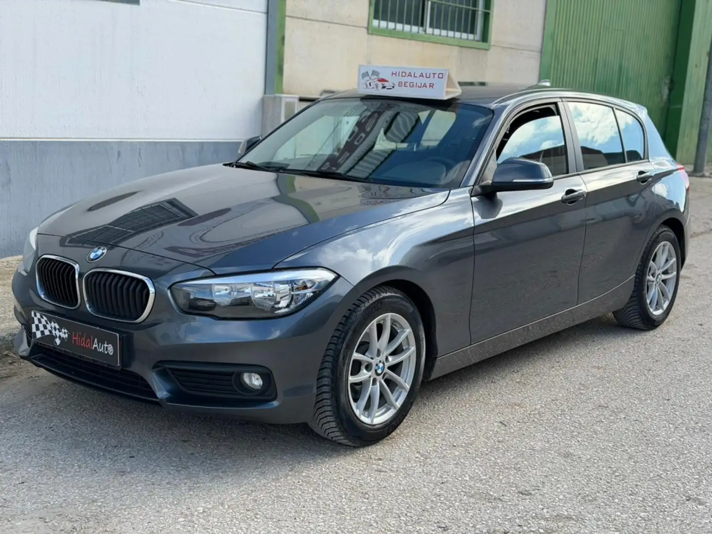 BMW 116 116d Gris - 1