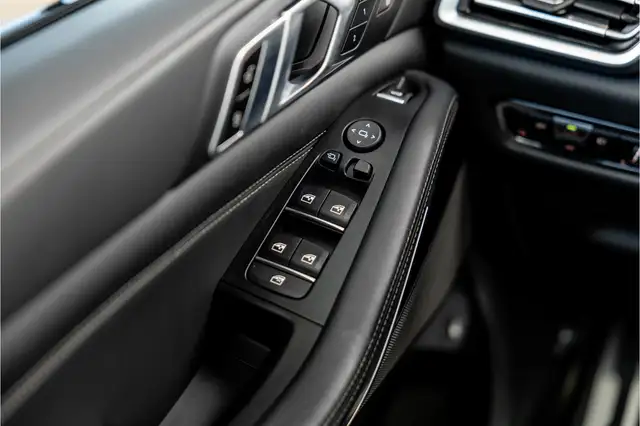 BMW X5 view 29