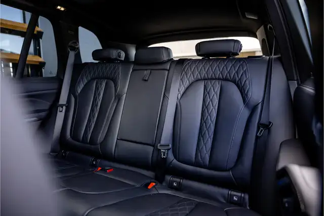 BMW X5 view 12