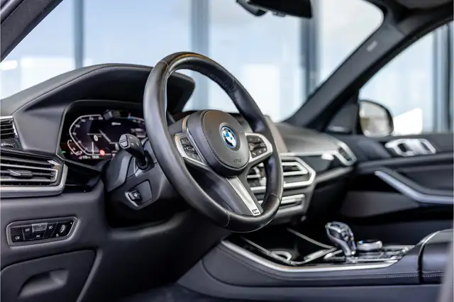 BMW X5 view 13