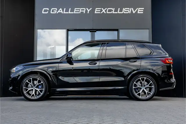 BMW X5 view 4