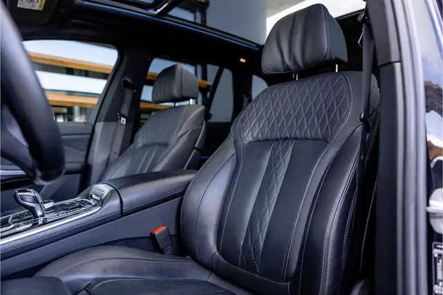 BMW X5 view 8