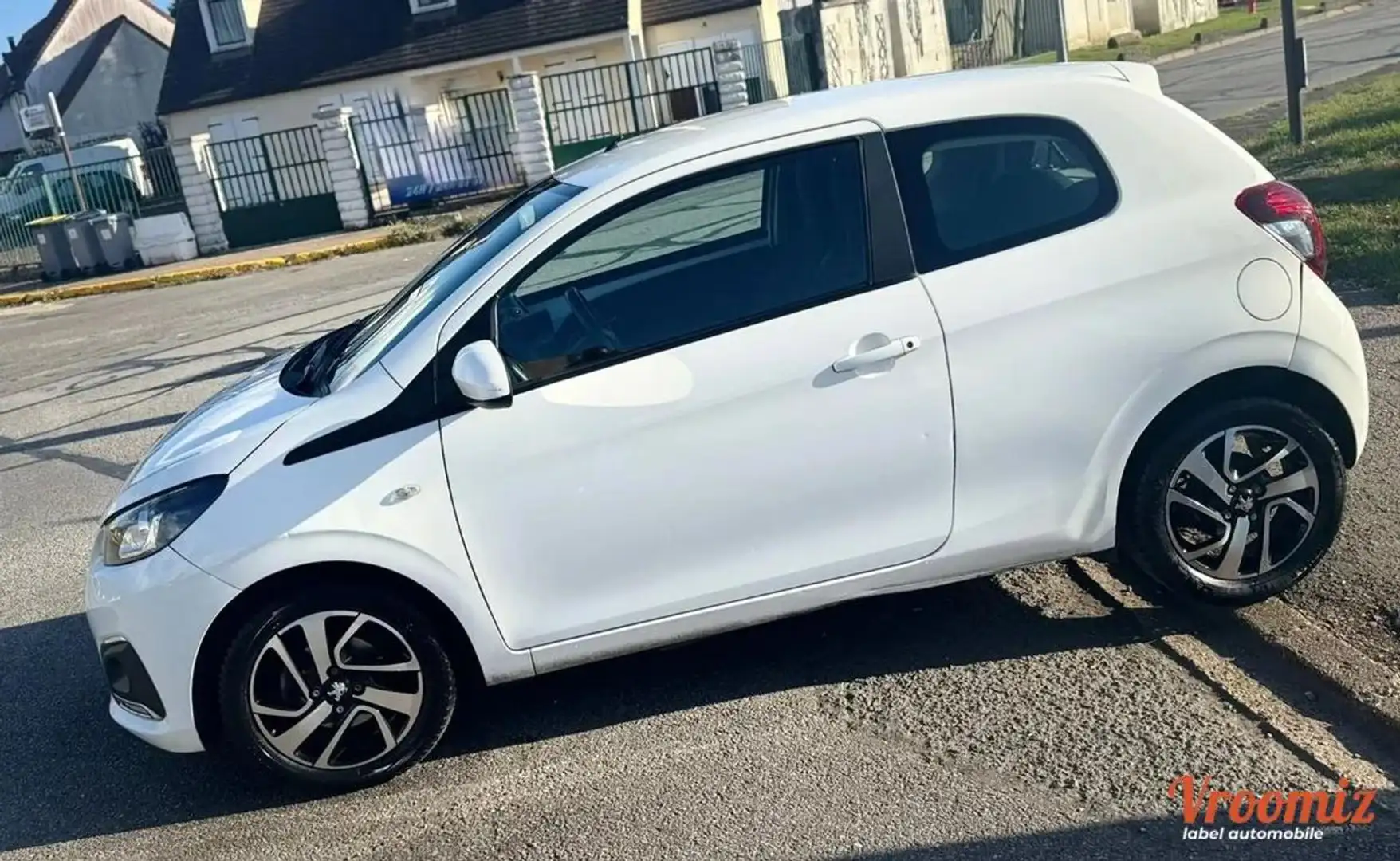 Peugeot 108 1.0L 68 CH ALLURE CAMERA ENTRETIEN COMPLET A JOUR GARANTIE 12 MOIS TBEG Gris - 2