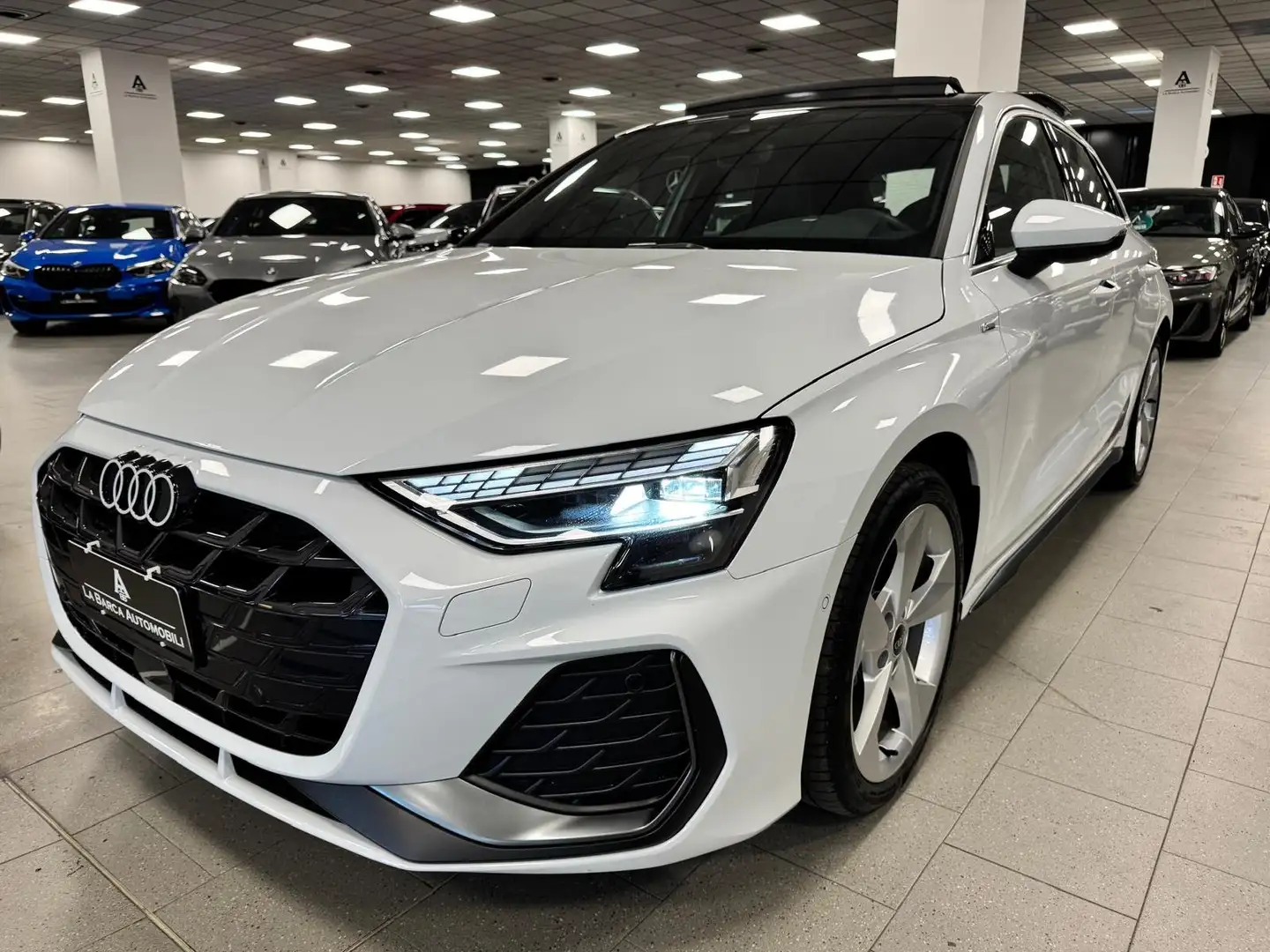 Audi A3 35 TDI TETTO S line S-Tronic Bianco - 2