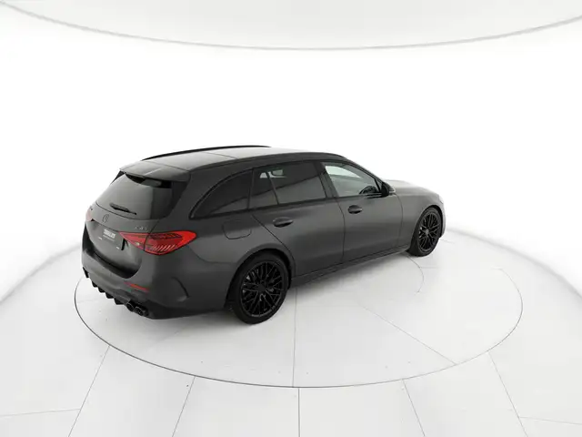 Mercedes-Benz C-Class view 4