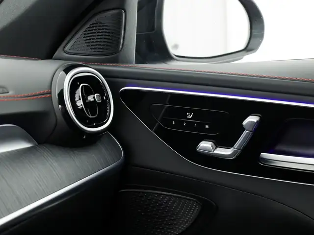 Mercedes-Benz C-Class view 15