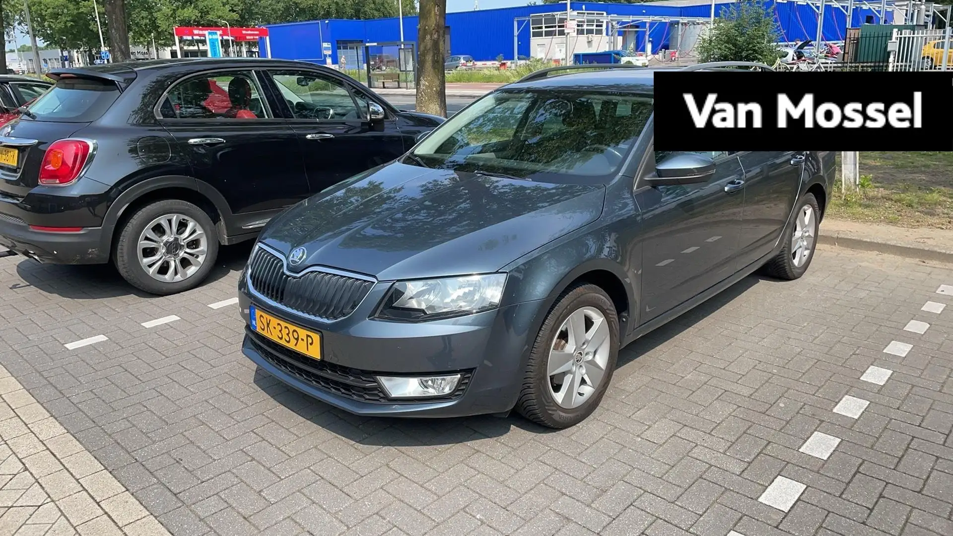Skoda Octavia Combi 1.2 TSI Greentech Elegance 105 PK Grijs - 1