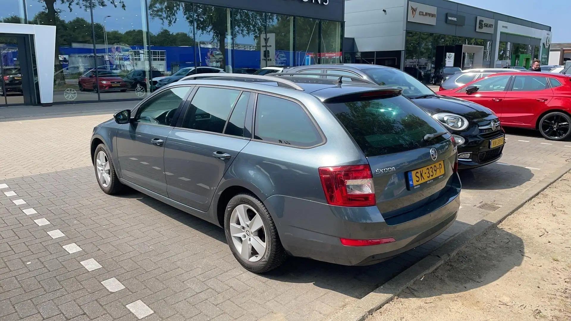 Skoda Octavia Combi 1.2 TSI Greentech Elegance 105 PK Grijs - 2