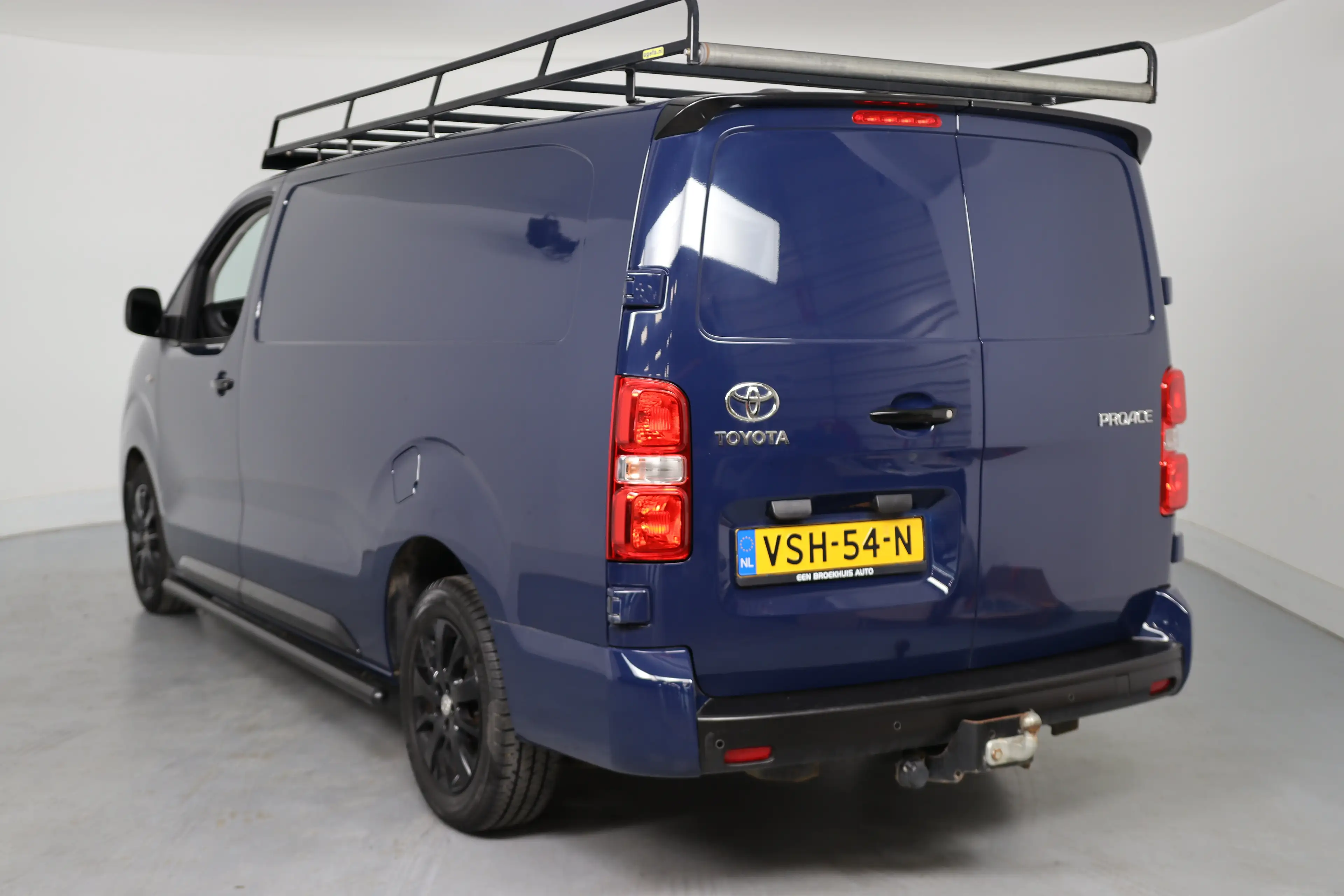 Toyota Proace Long Worker 2.0 D-4D 145pk Black Line | Automaat | — photo 2