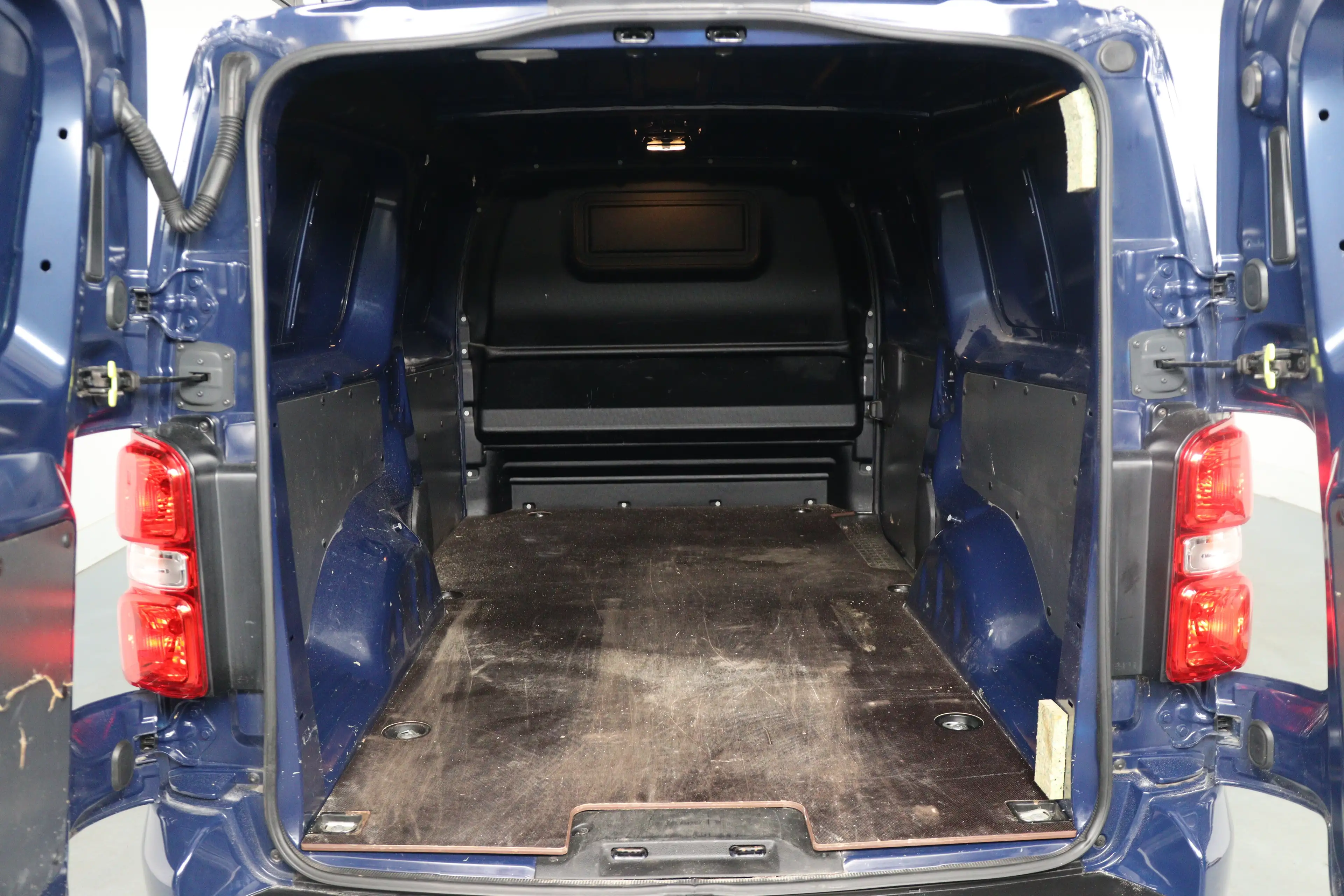 Toyota Proace Long Worker 2.0 D-4D 145pk Black Line | Automaat | — photo 11