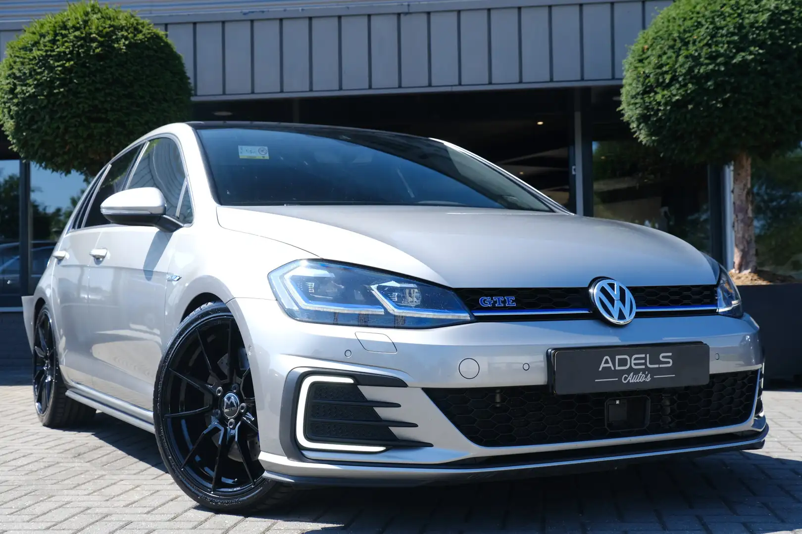 Volkswagen Golf GTE 1.4 TSI PHEV Panodak ACC Leder Camera Gris - 1