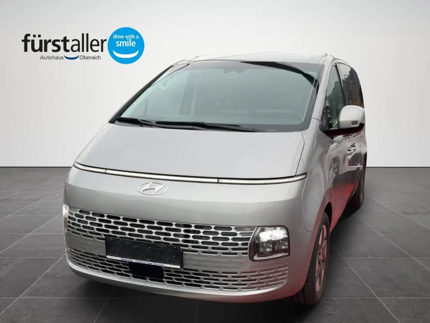 Hyundai STARIA Bus Trend Line 2,2 CRDi 2WD m2dt1 Silber - 1