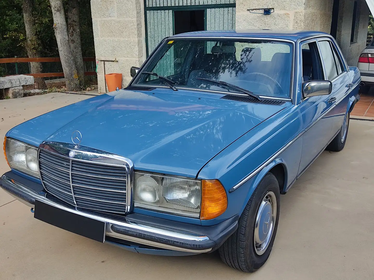 Mercedes-Benz 300 300 Diesel automático W123 - 1