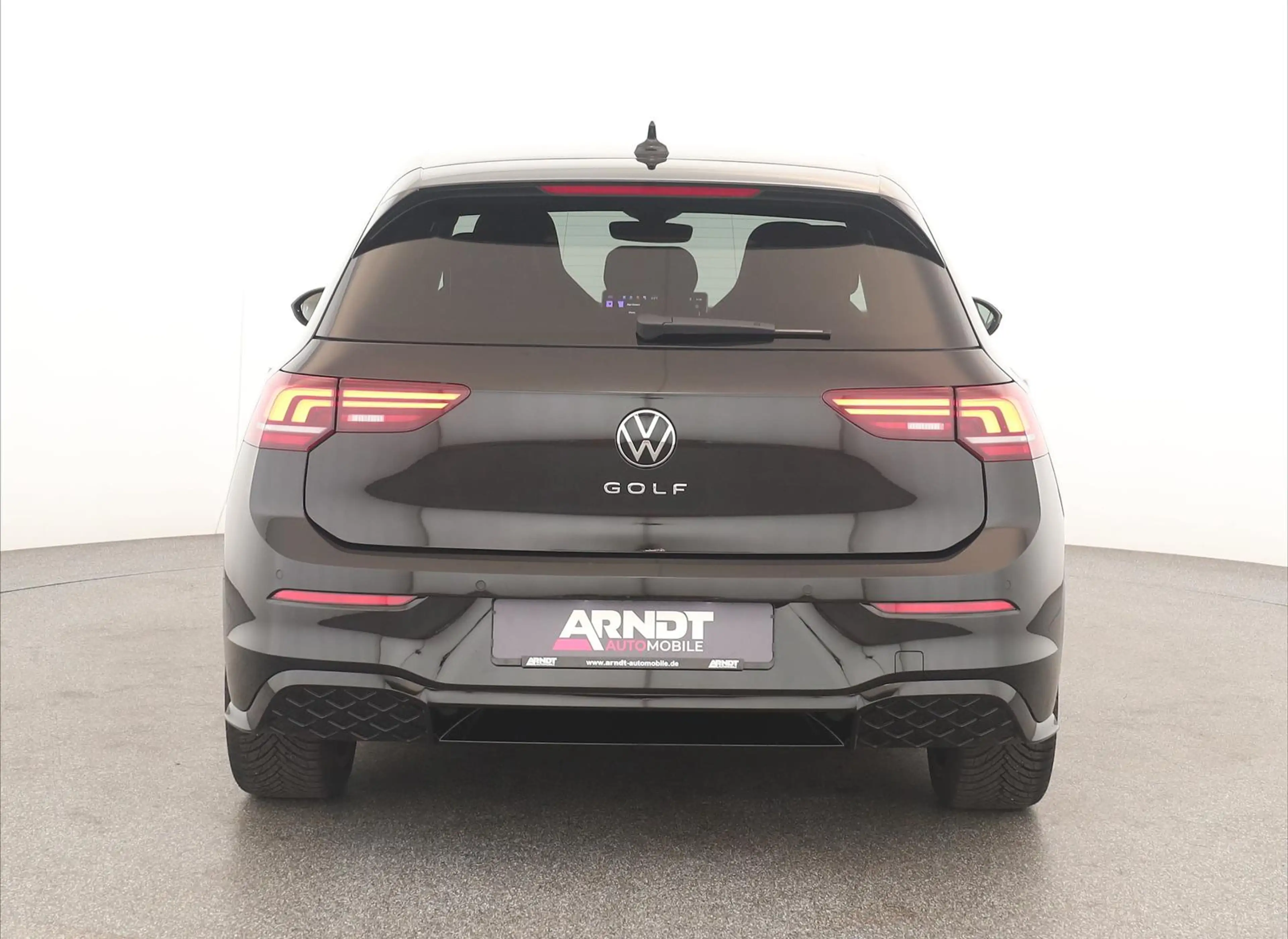 Volkswagen Golf 2.0 TDI DSG R-Line Pano HUD Nav ACC Kam 18" — photo 6