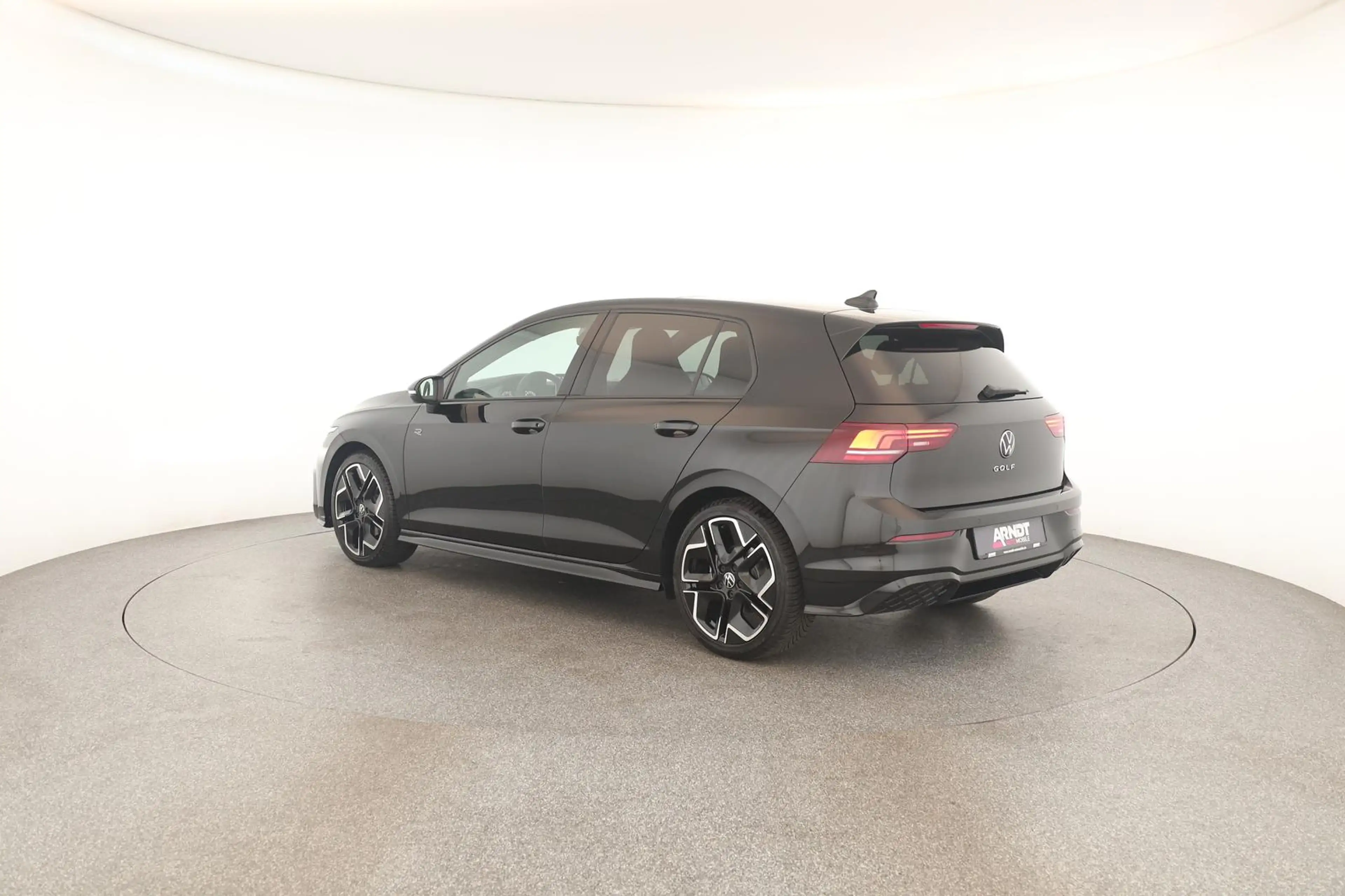 Volkswagen Golf 2.0 TDI DSG R-Line Pano HUD Nav ACC Kam 18" — photo 29
