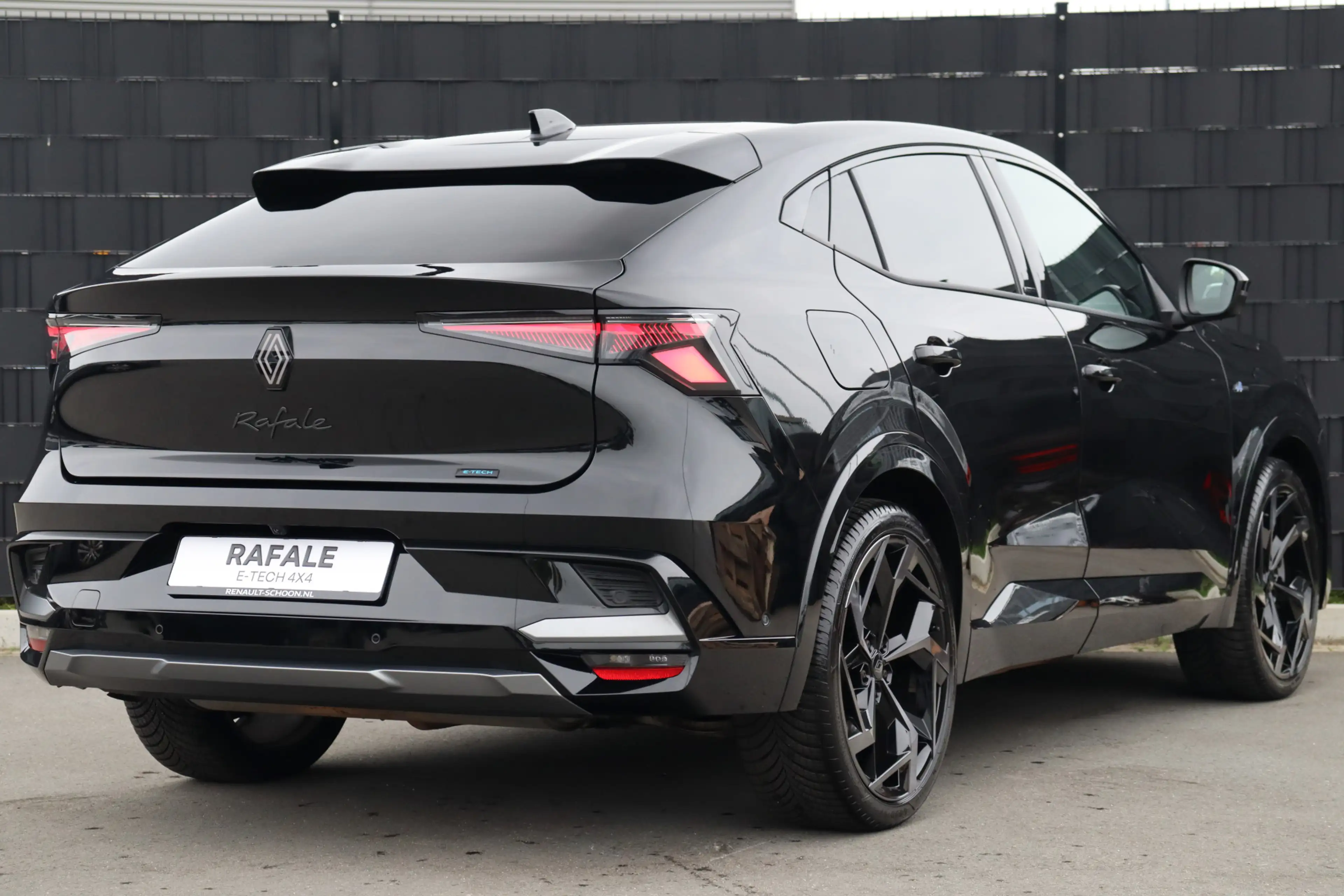 Renault Rafale 1.2 E-Tech 4x4 plug-in hybrid 300 atelier Alpine | — photo 4