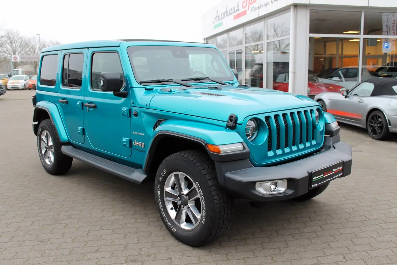 Jeep Wrangler Unlimited Sahara Sky One, ACC, AHK Grün - 2