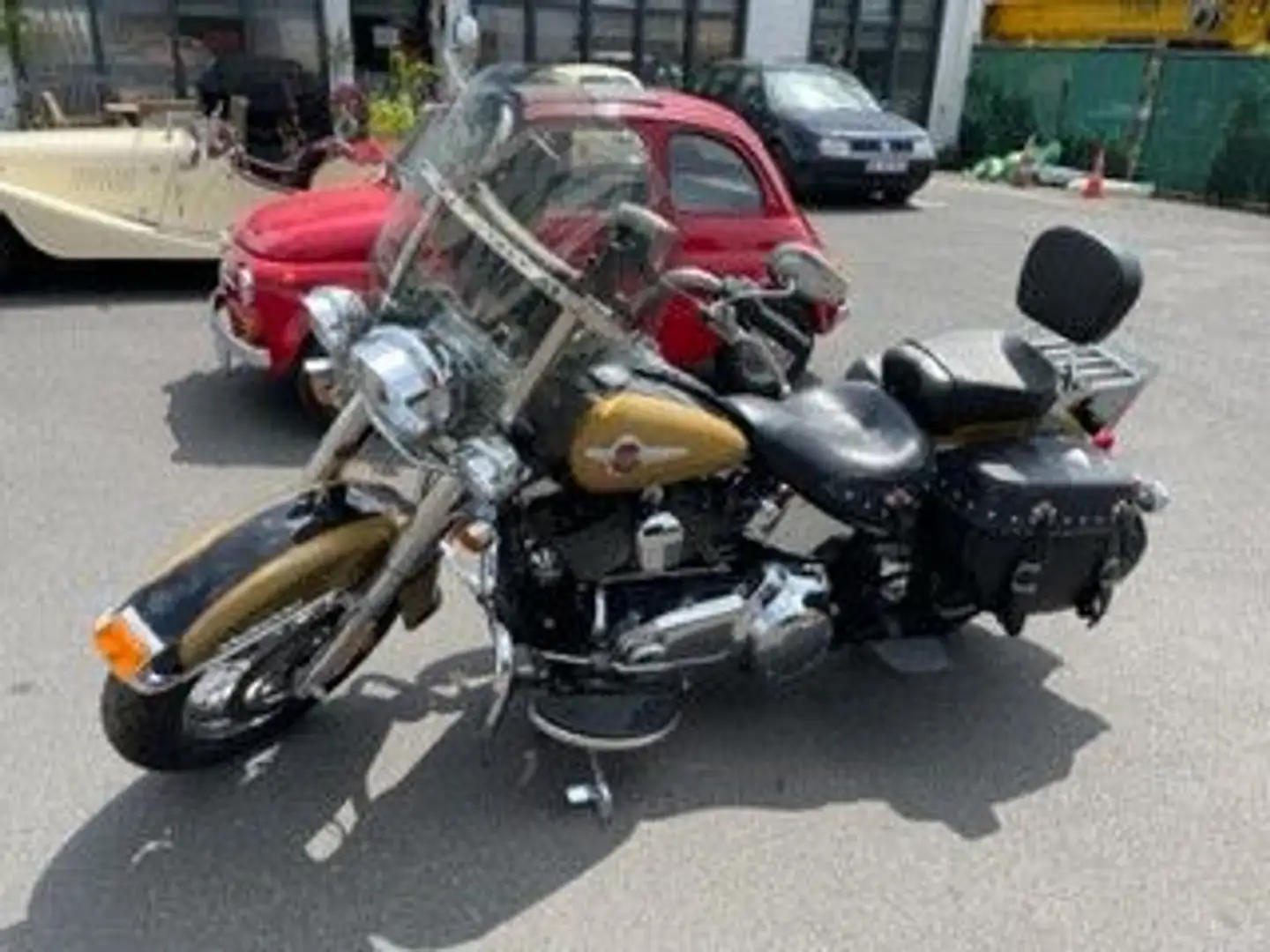 Harley-Davidson FLSTC Heritage Softtail Classic, wegen Krankheit Gold - 1