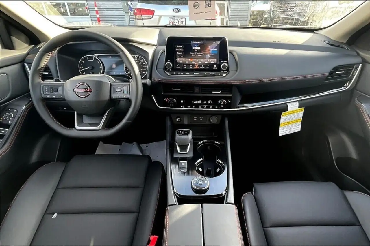 Nissan Rogue снимка Nissan Rogue