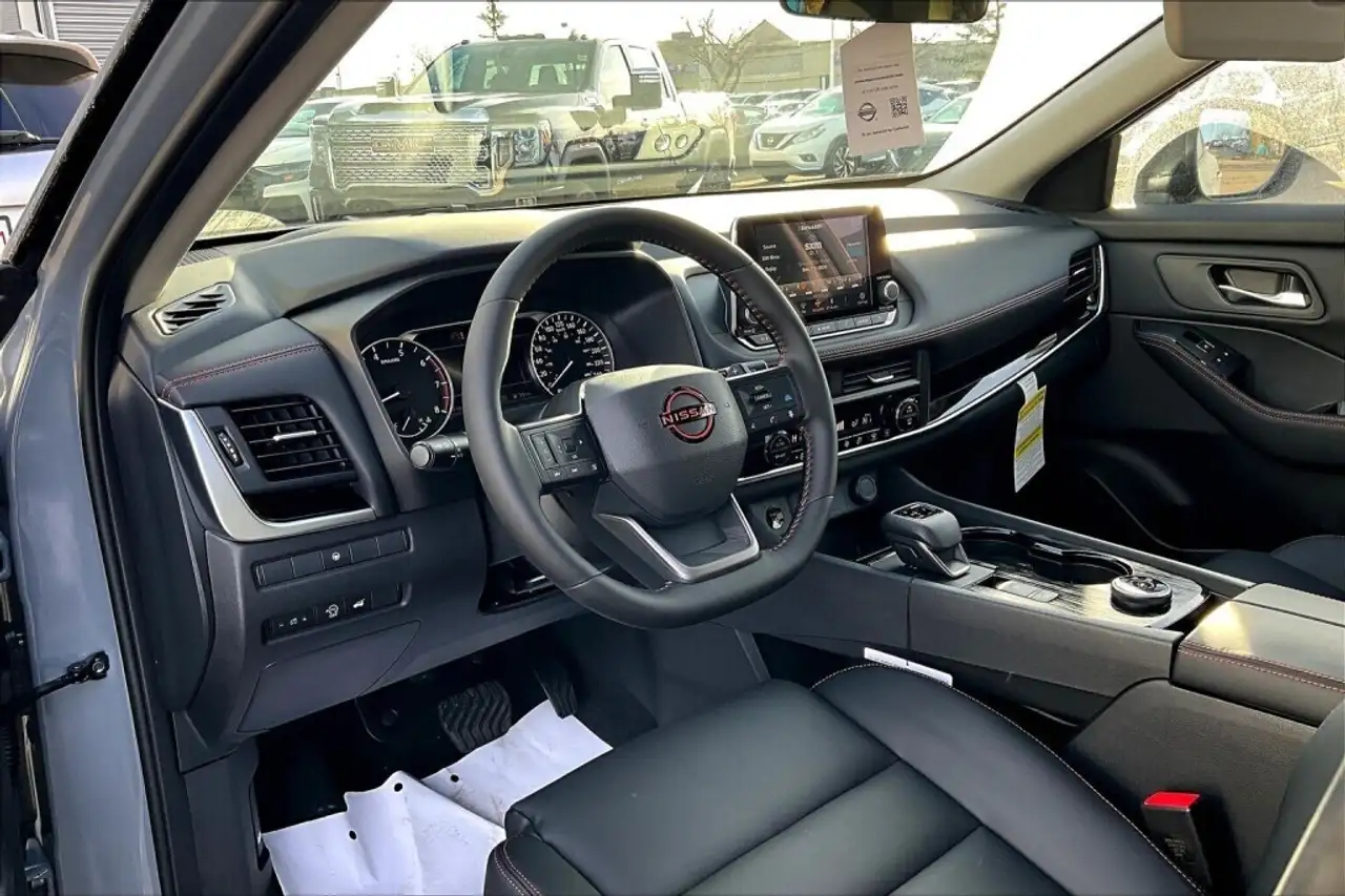 Nissan Rogue снимка Nissan Rogue