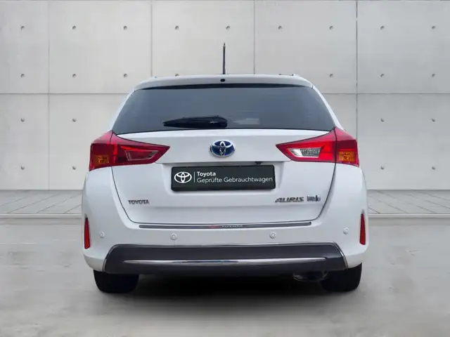 Toyota Auris view 5