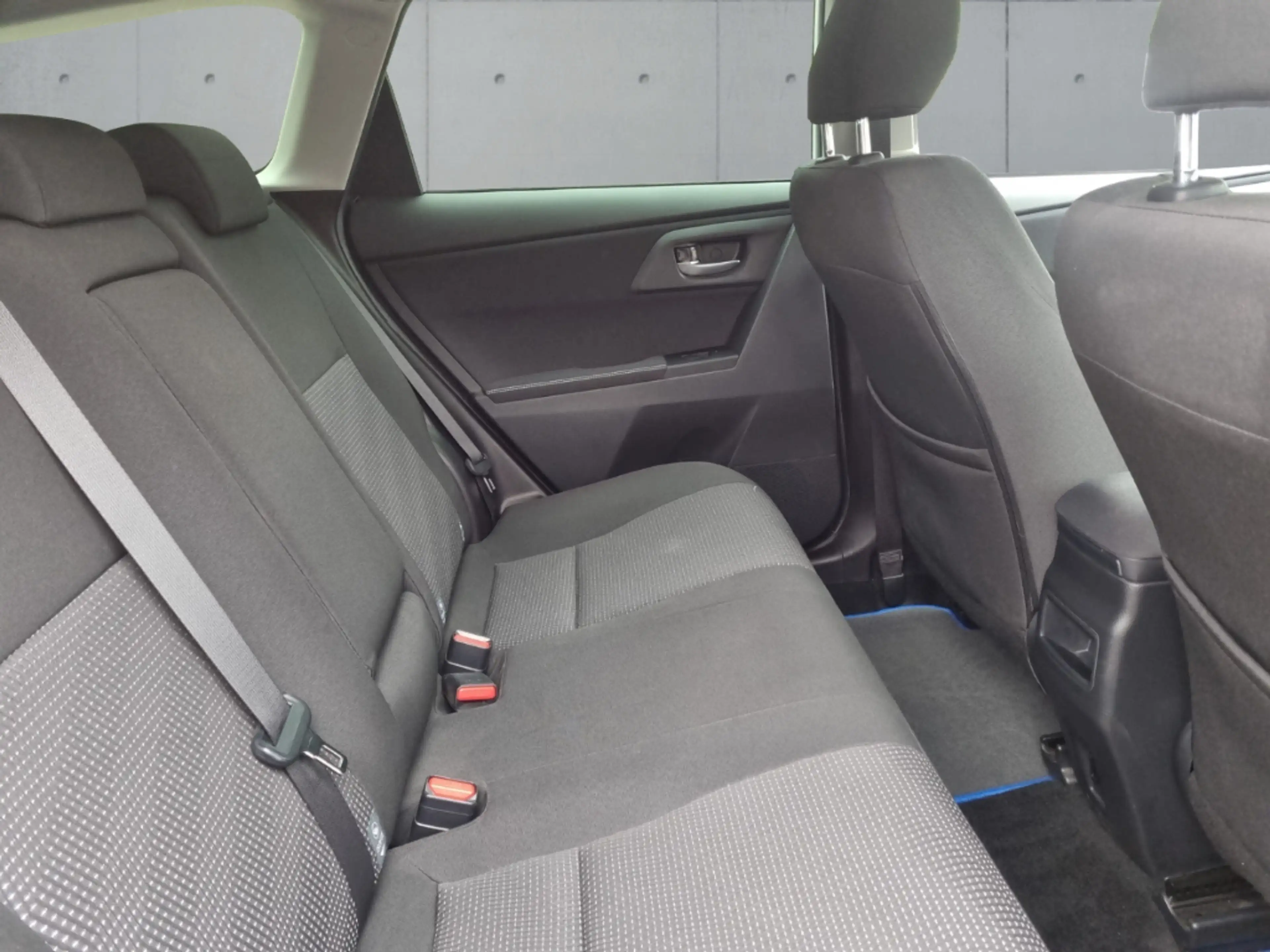 Toyota Auris Touring Sports Hybrid Life+ Navi DAB SHZ Keyless E — photo 11