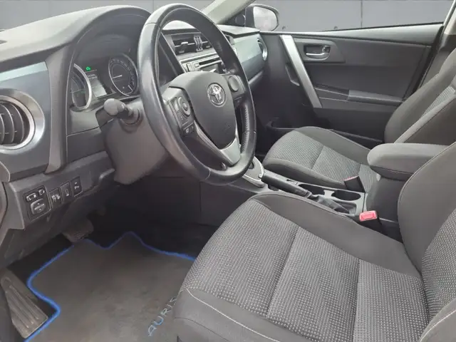 Toyota Auris view 9