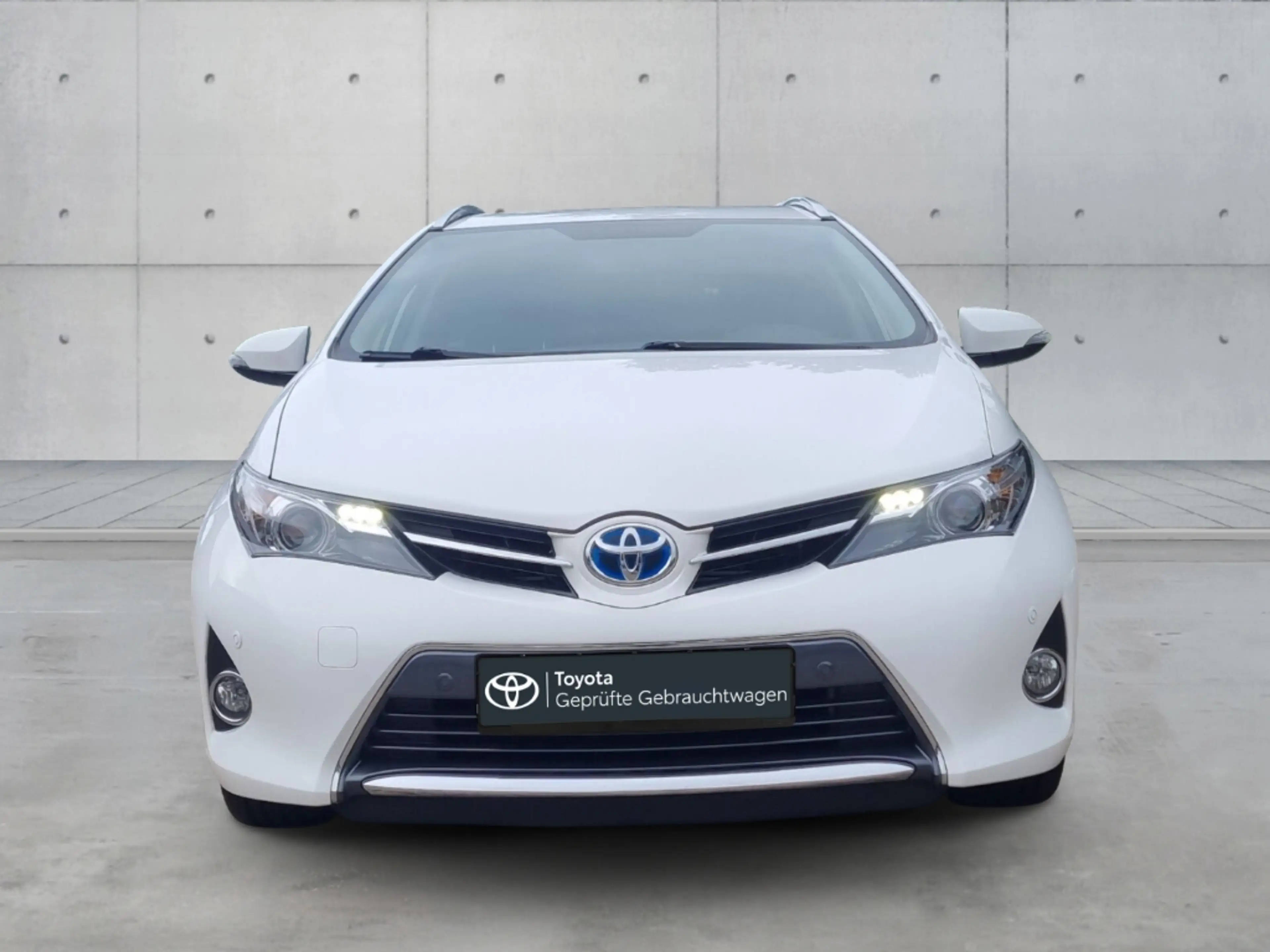 Toyota Auris Touring Sports Hybrid Life+ Navi DAB SHZ Keyless E — photo 6