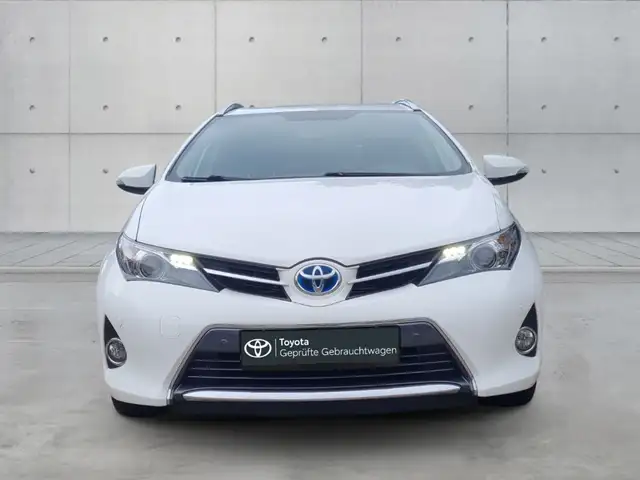 Toyota Auris view 6