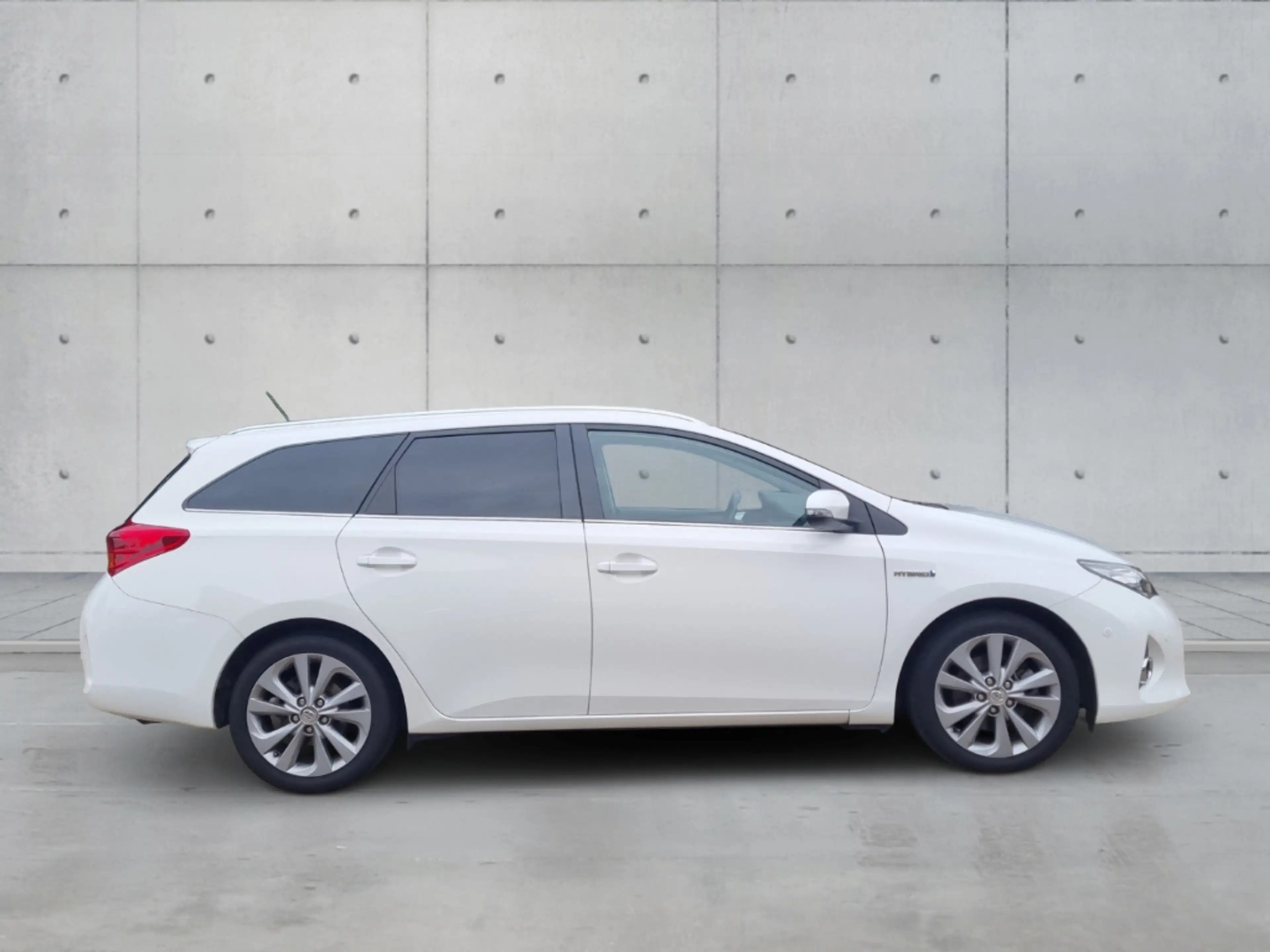 Toyota Auris Touring Sports Hybrid Life+ Navi DAB SHZ Keyless E — photo 4
