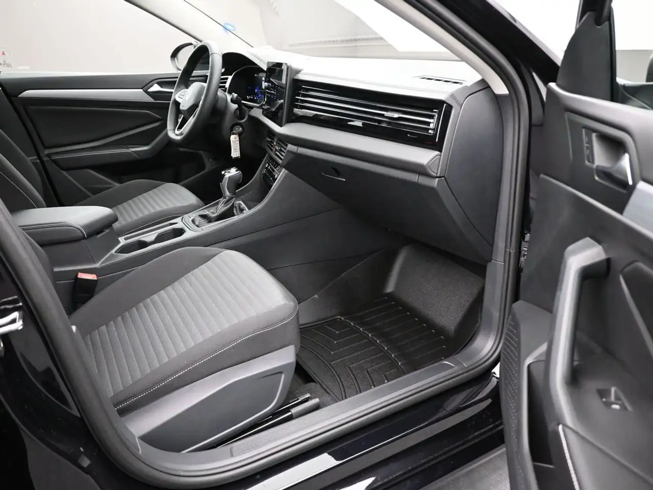 Volkswagen Jetta снимка Volkswagen Jetta