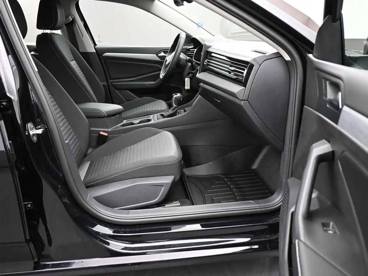 Volkswagen Jetta снимка Volkswagen Jetta