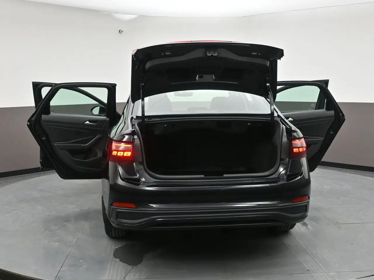 Volkswagen Jetta снимка Volkswagen Jetta