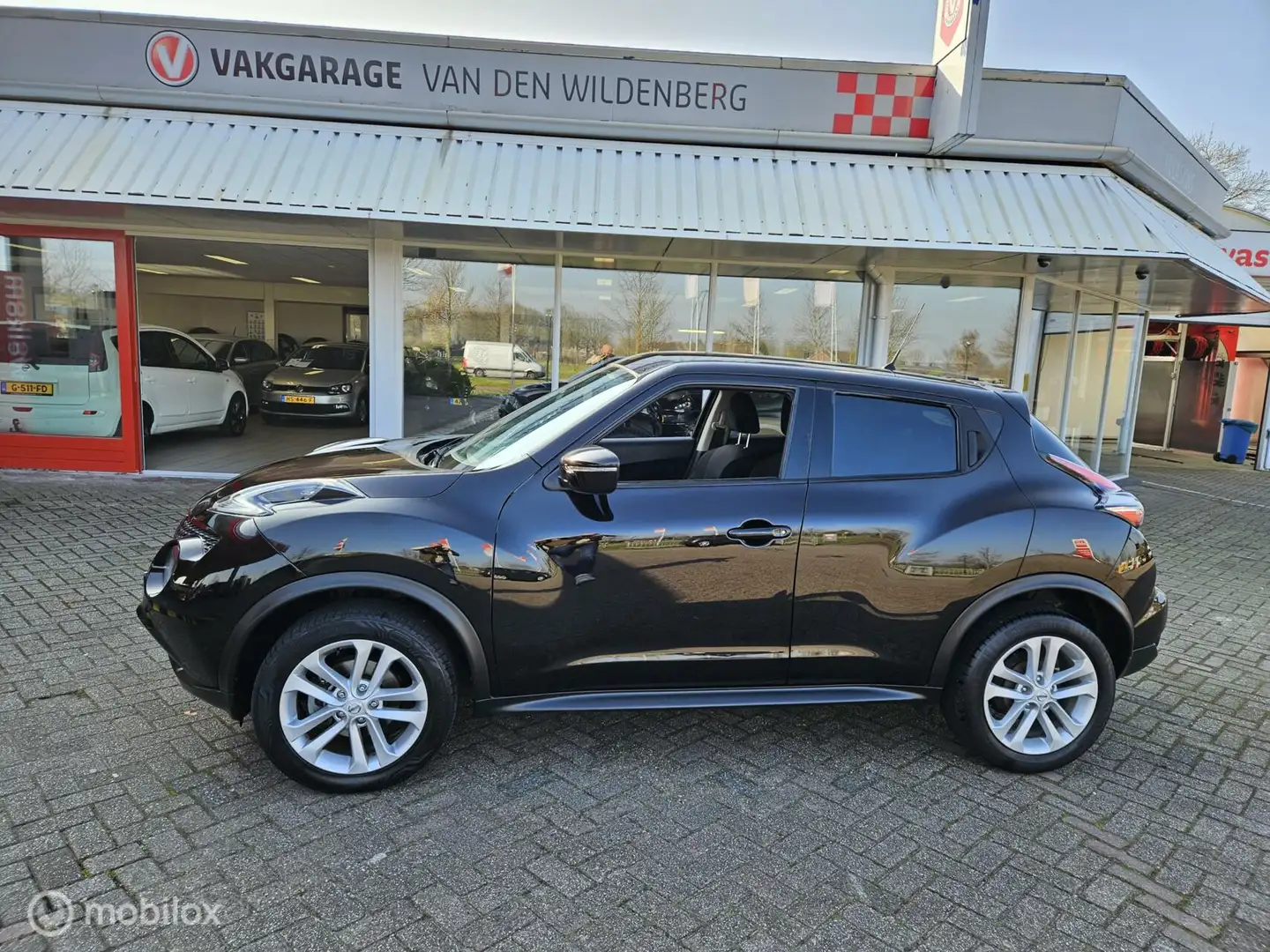Nissan Juke 1.2 DIG-T S/S N-Connecta Zwart - 2