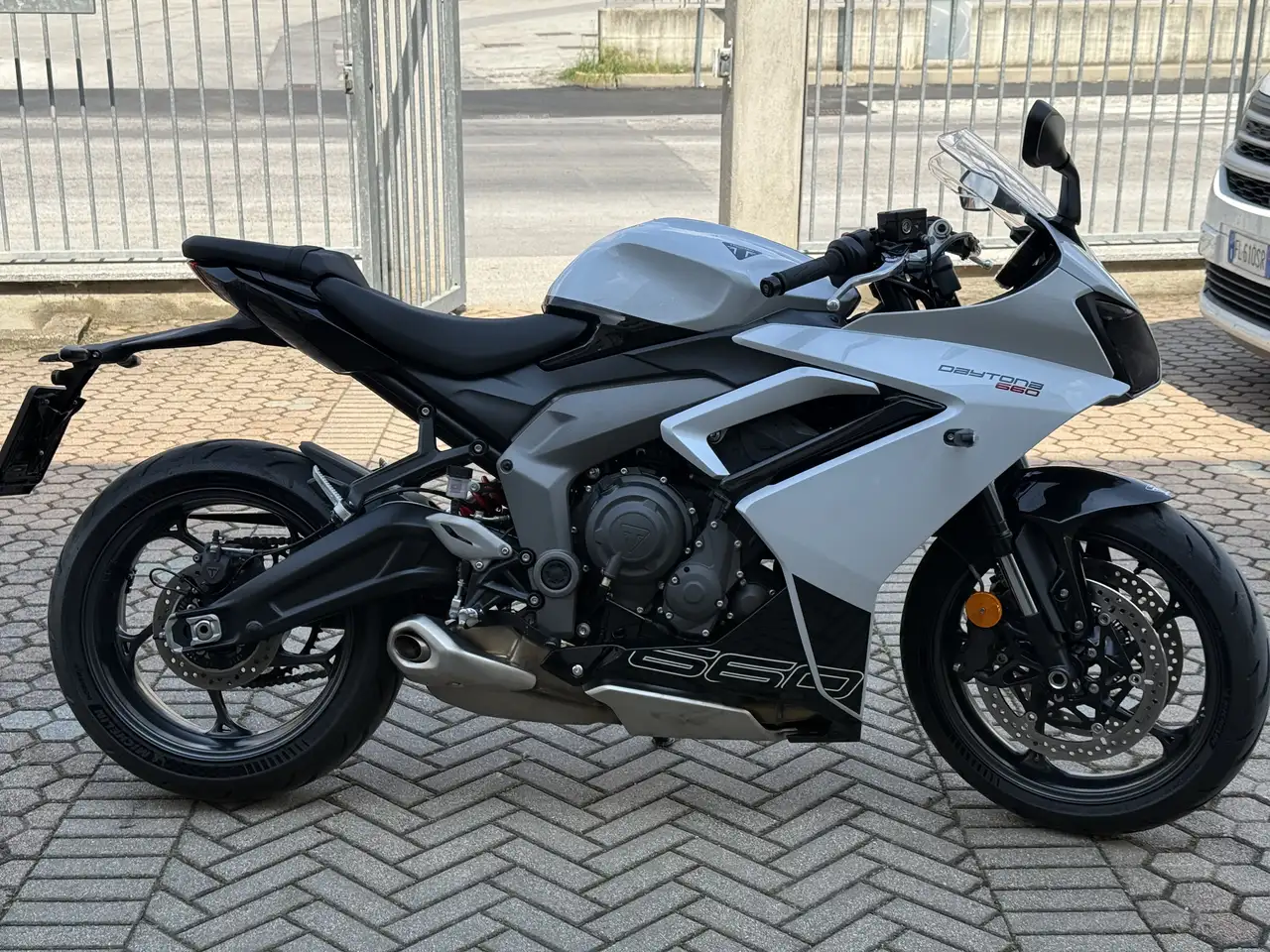 Triumph Daytona 660