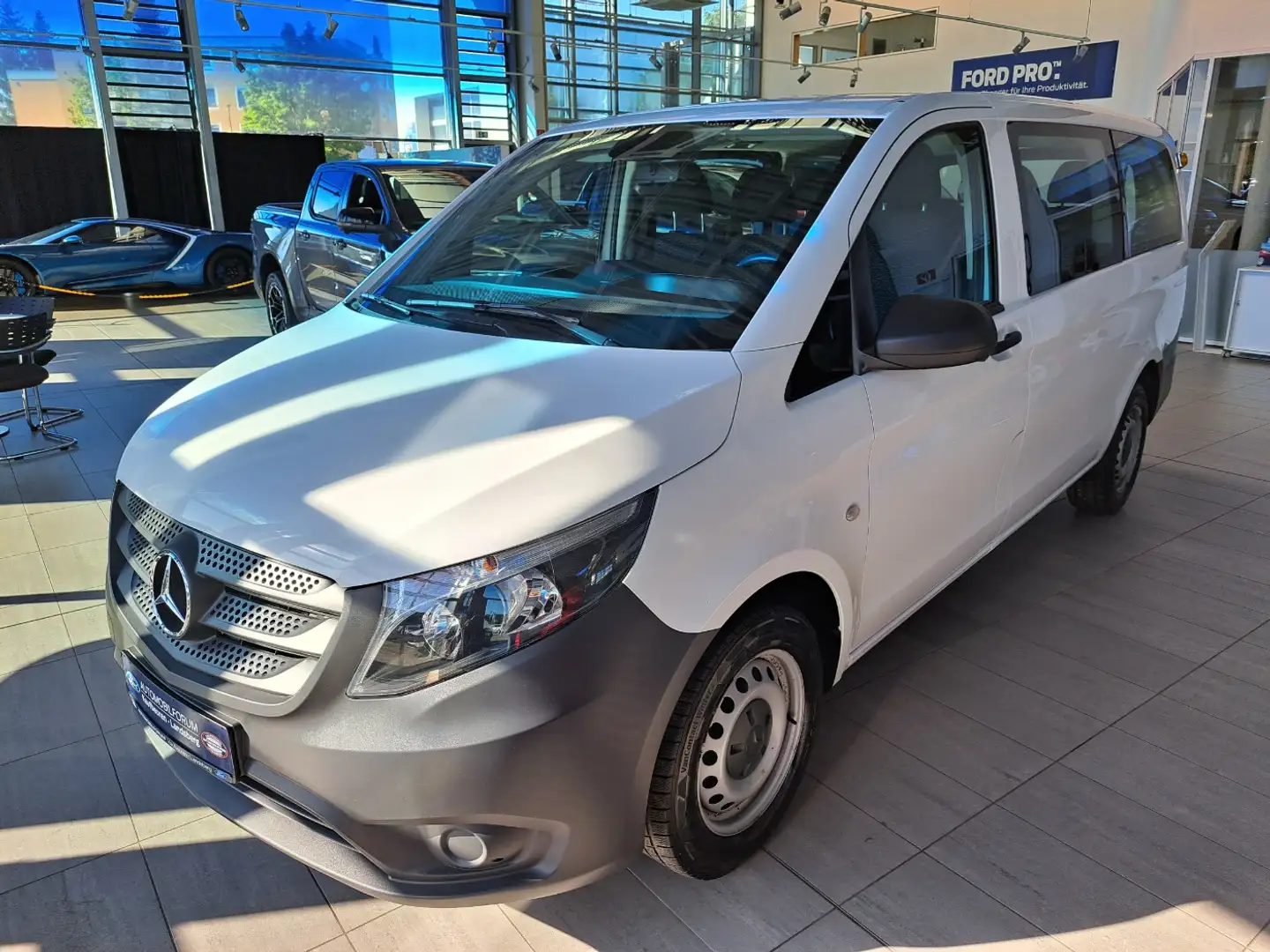 Mercedes-Benz Vito Tourer 110 CDI lang FWD Tempomat Klima EFH Blanc - 2