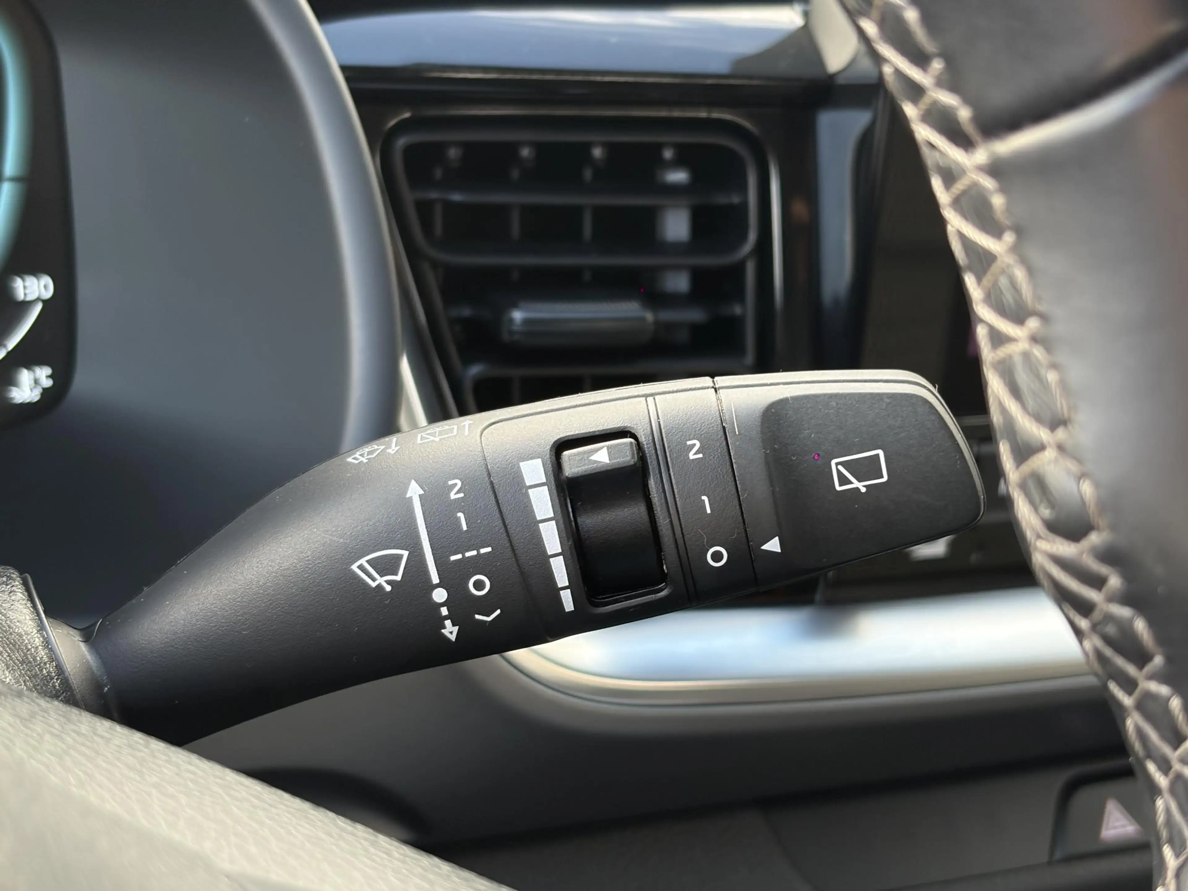 Kia Stonic 1.0 T-GDi MHEV DynamicLine NL-auto, Parkeersensore — photo 14
