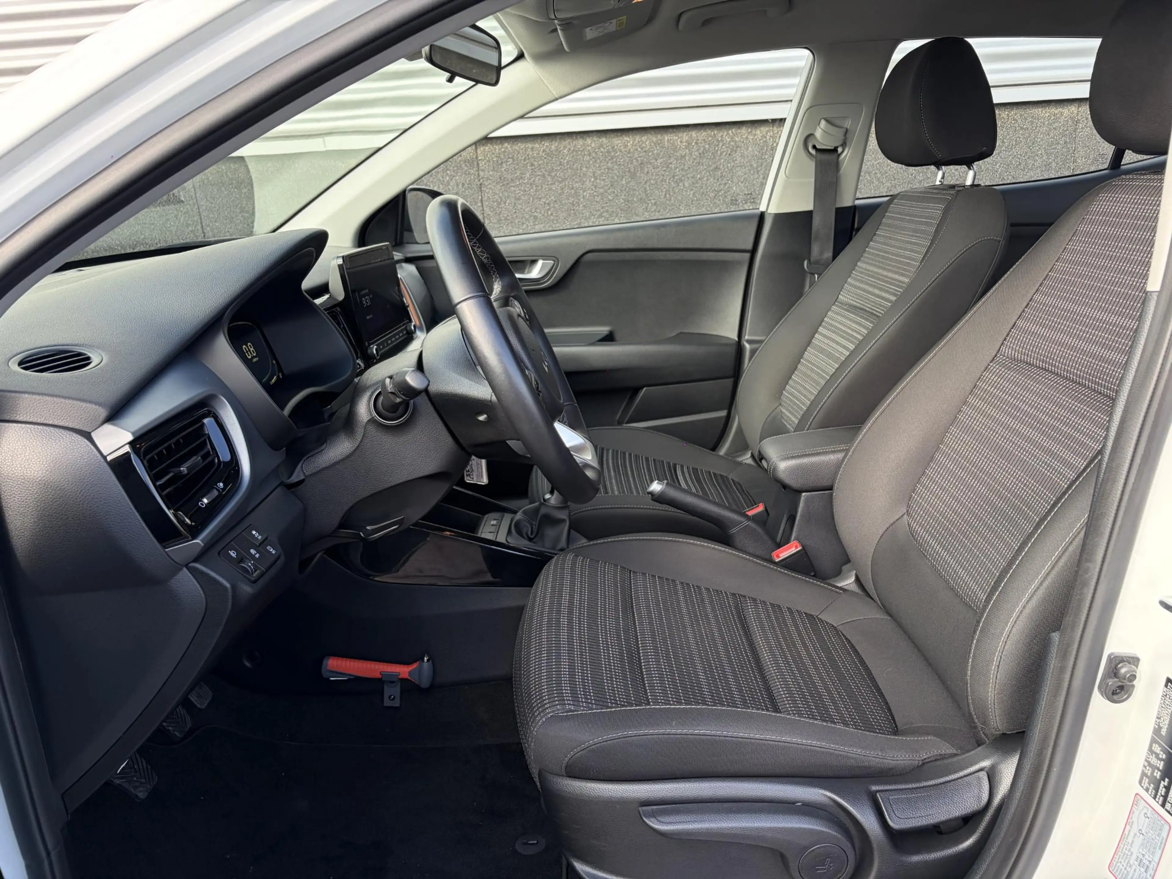 Kia Stonic 1.0 T-GDi MHEV DynamicLine NL-auto, Parkeersensore — photo 9